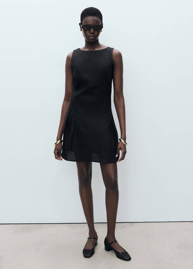 Linen-blend dress with pleats — Black