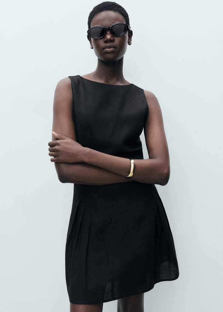 Linen-blend dress with pleats — Black