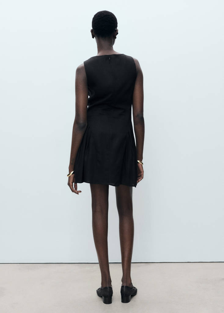 Linen-blend dress with pleats — Black