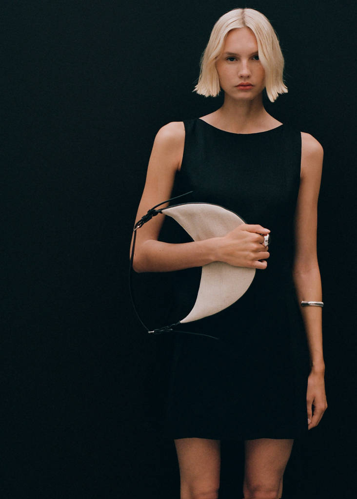Linen-blend dress with pleats — Black
