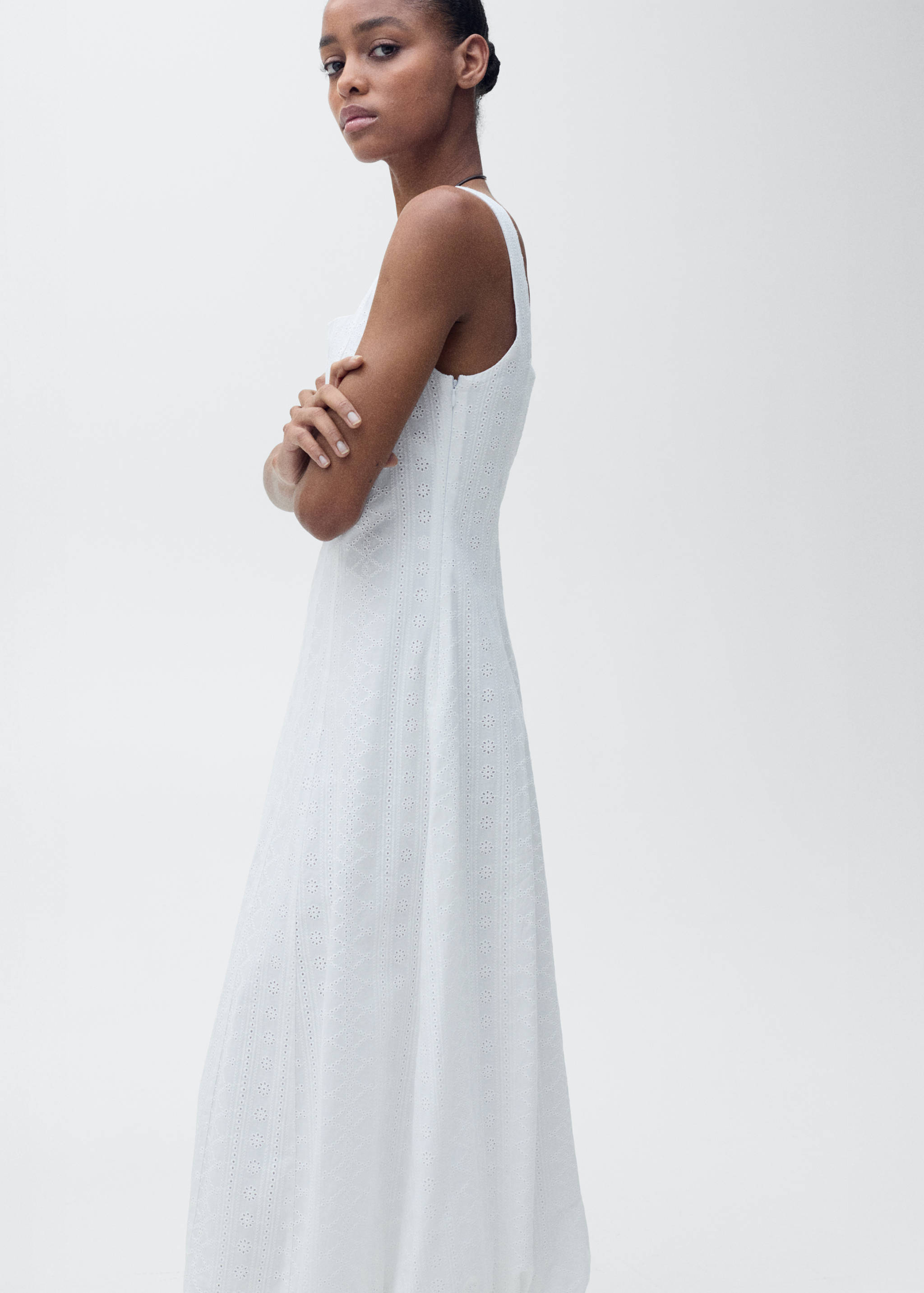 Embroidered dress with puffed hem - Details of the article 2