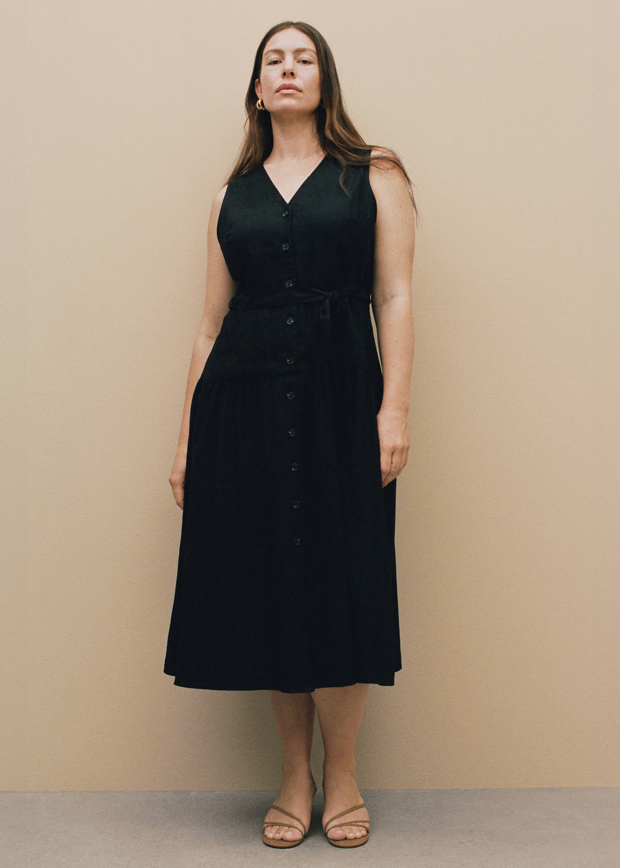 Linen midi-dress with belt - Details of the article 7