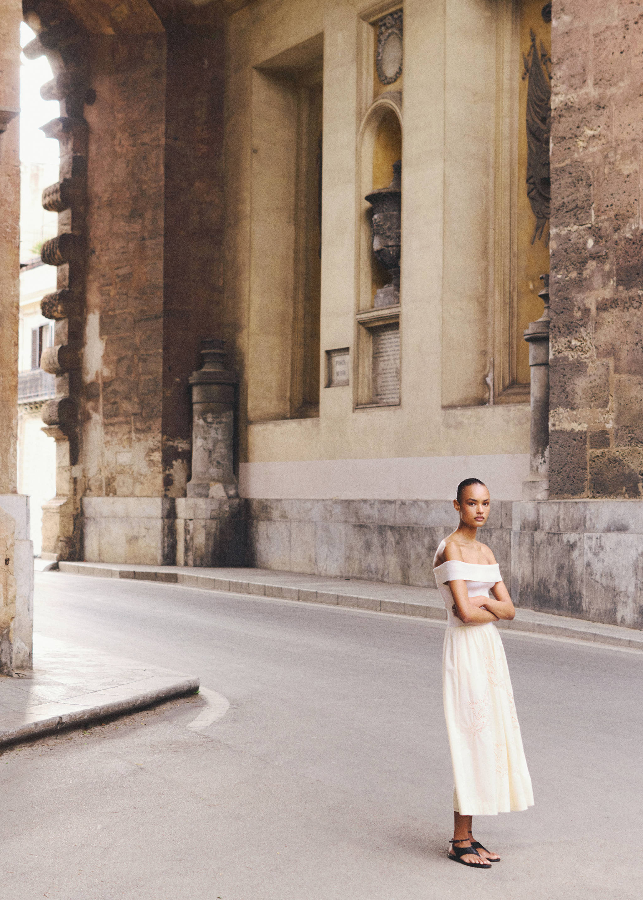 Vestido combinado com pormenores bordados - Pormenor do artigo 6