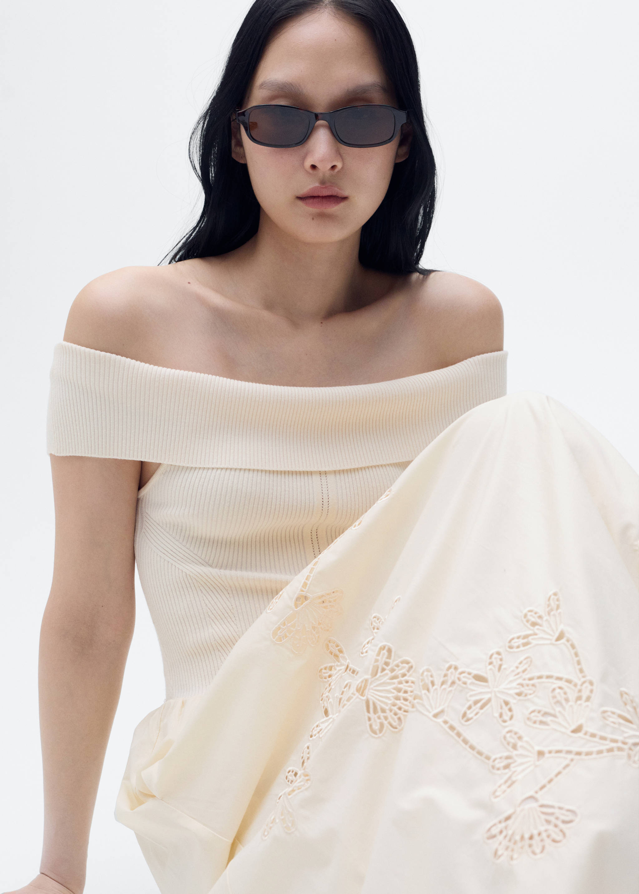 Vestido combinado com pormenores bordados - Pormenor do artigo 2