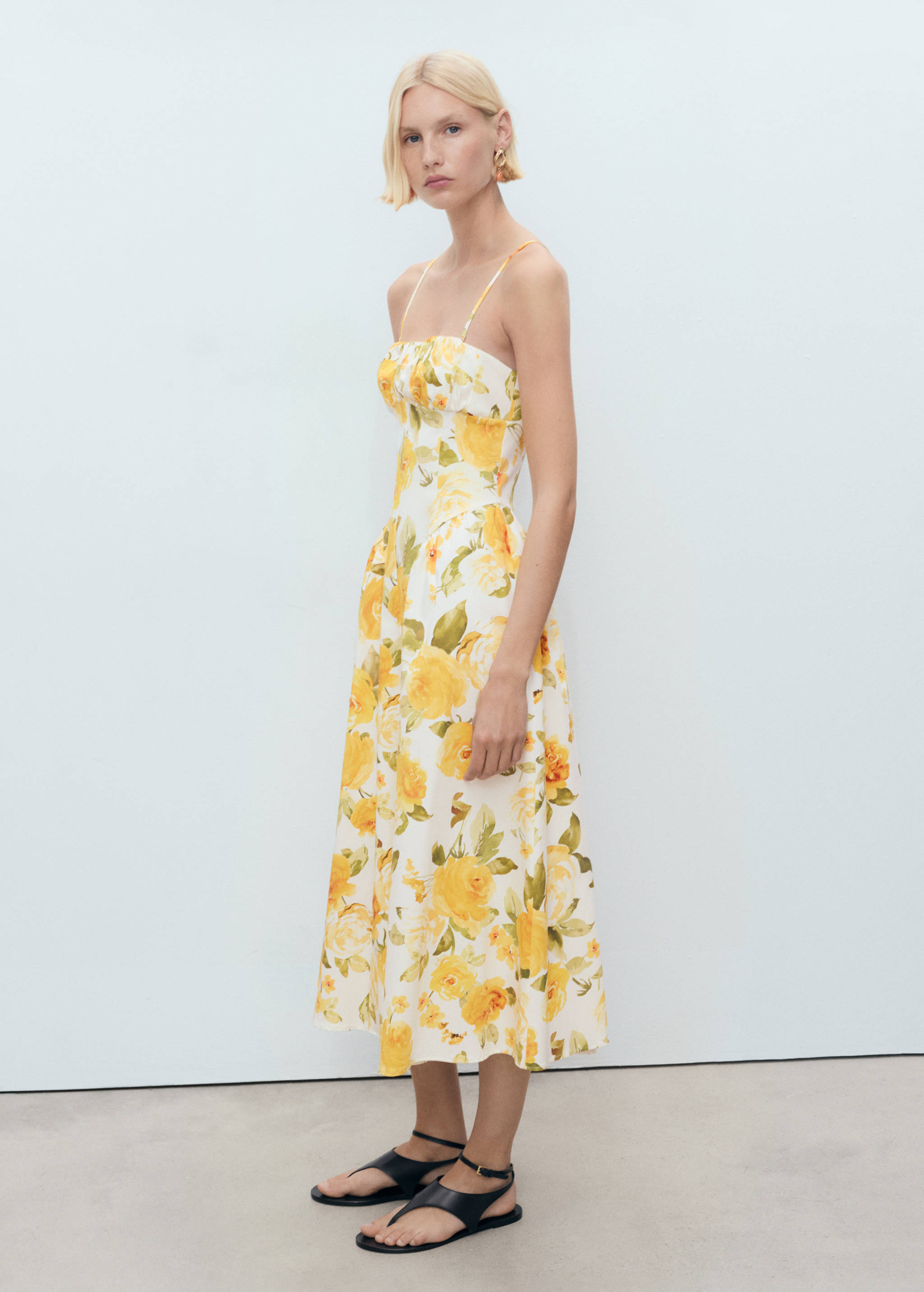 Robe midi à fleurs à décolleté froncé - Plan général