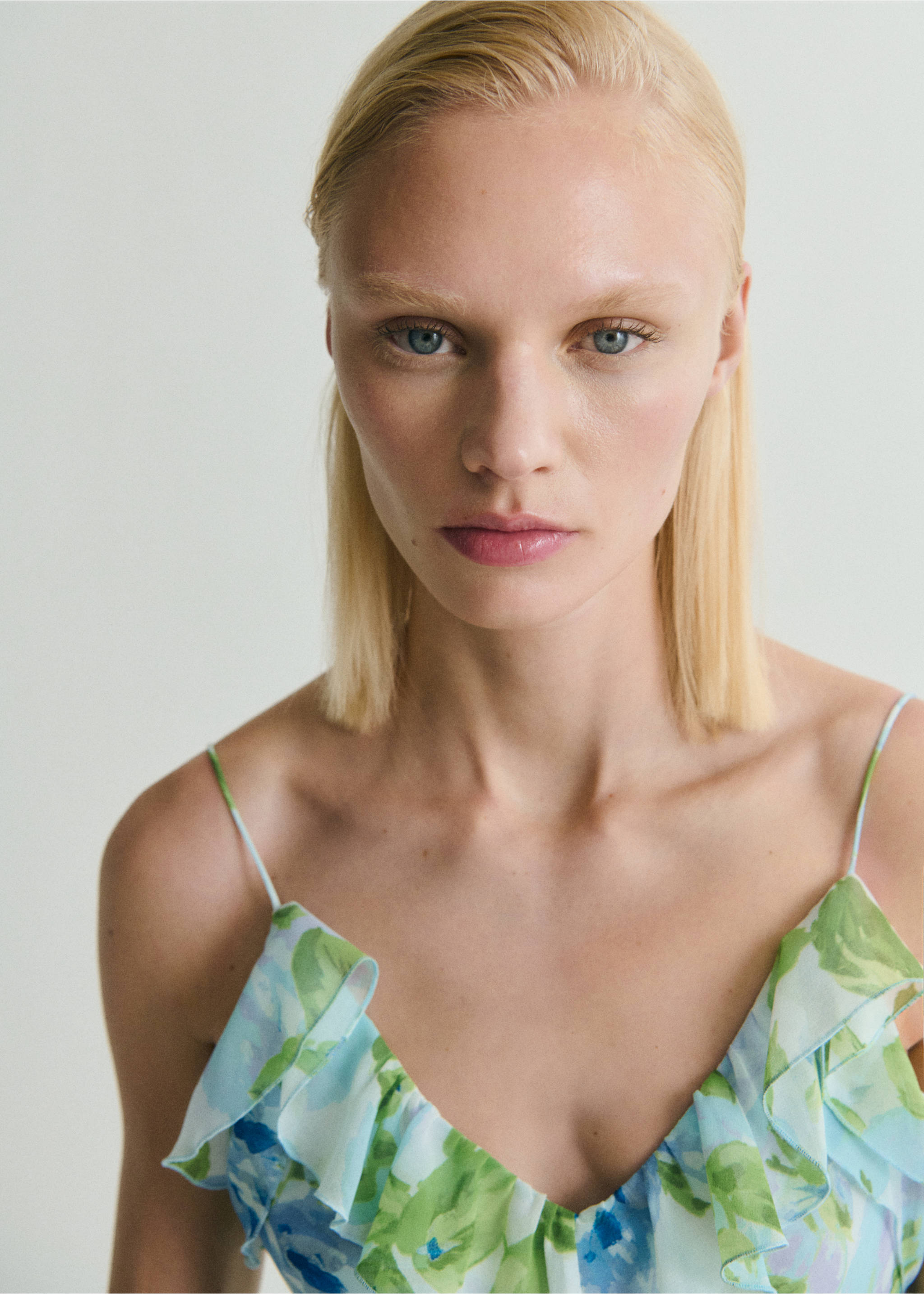 Robe à fleurs volantée - Détail de l'article 1, Bleu ciel. Ref: 87009086-00.