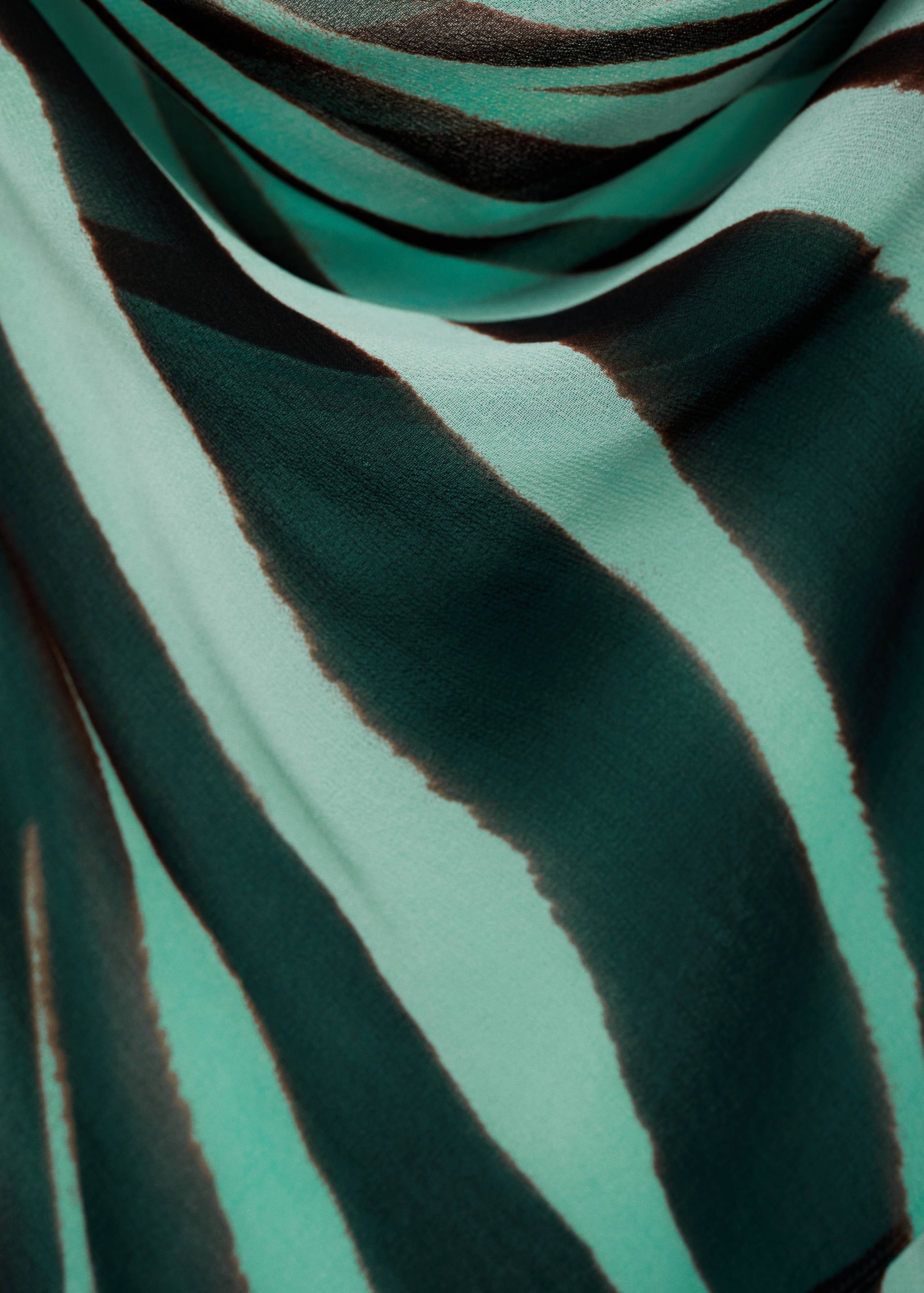 Φορέματα με βολάν και μοτίβο ζεβρέ - Λεπτομέρεια του προϊόντος 8