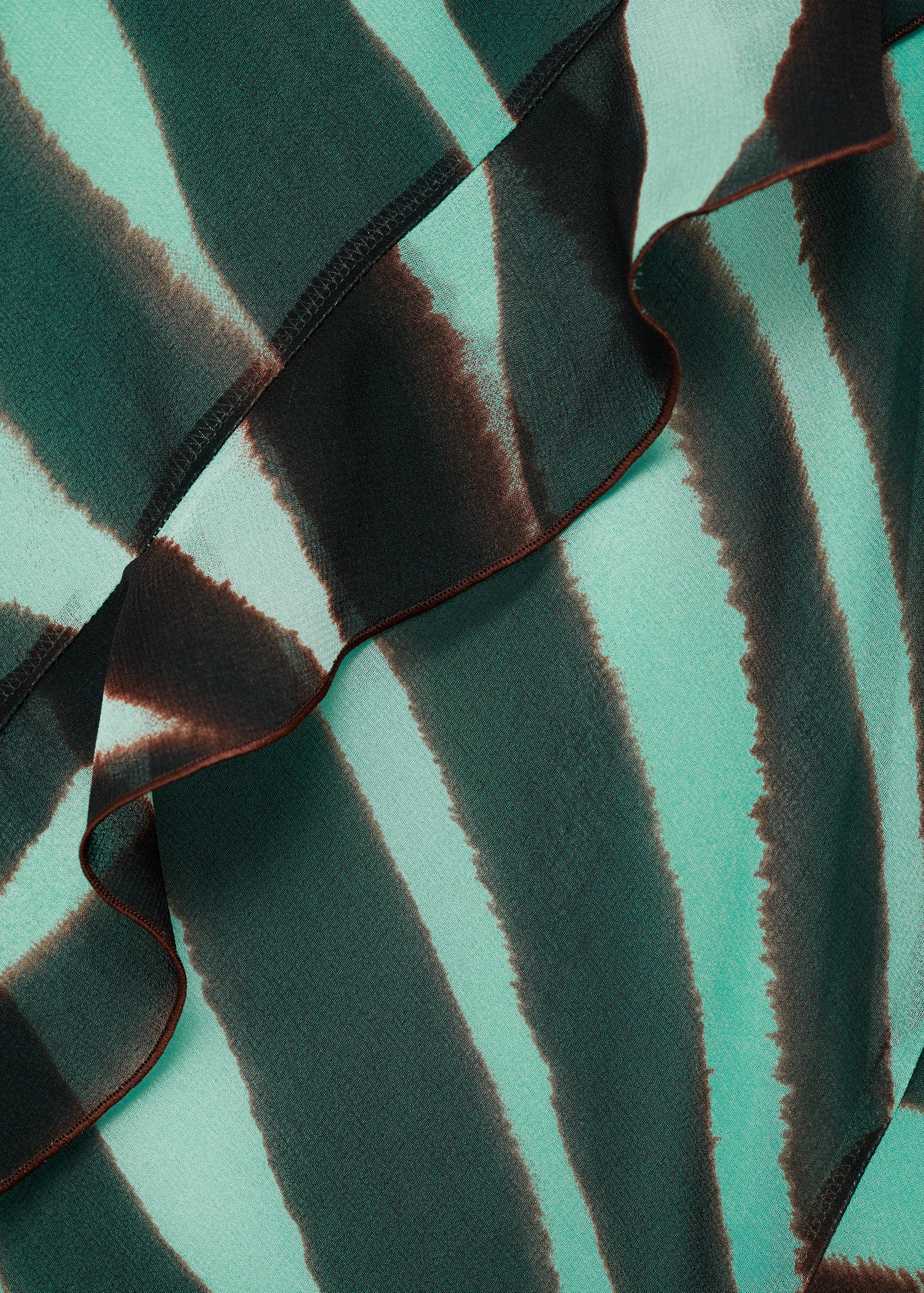 Φορέματα με βολάν και μοτίβο ζεβρέ - Λεπτομέρεια του προϊόντος 0