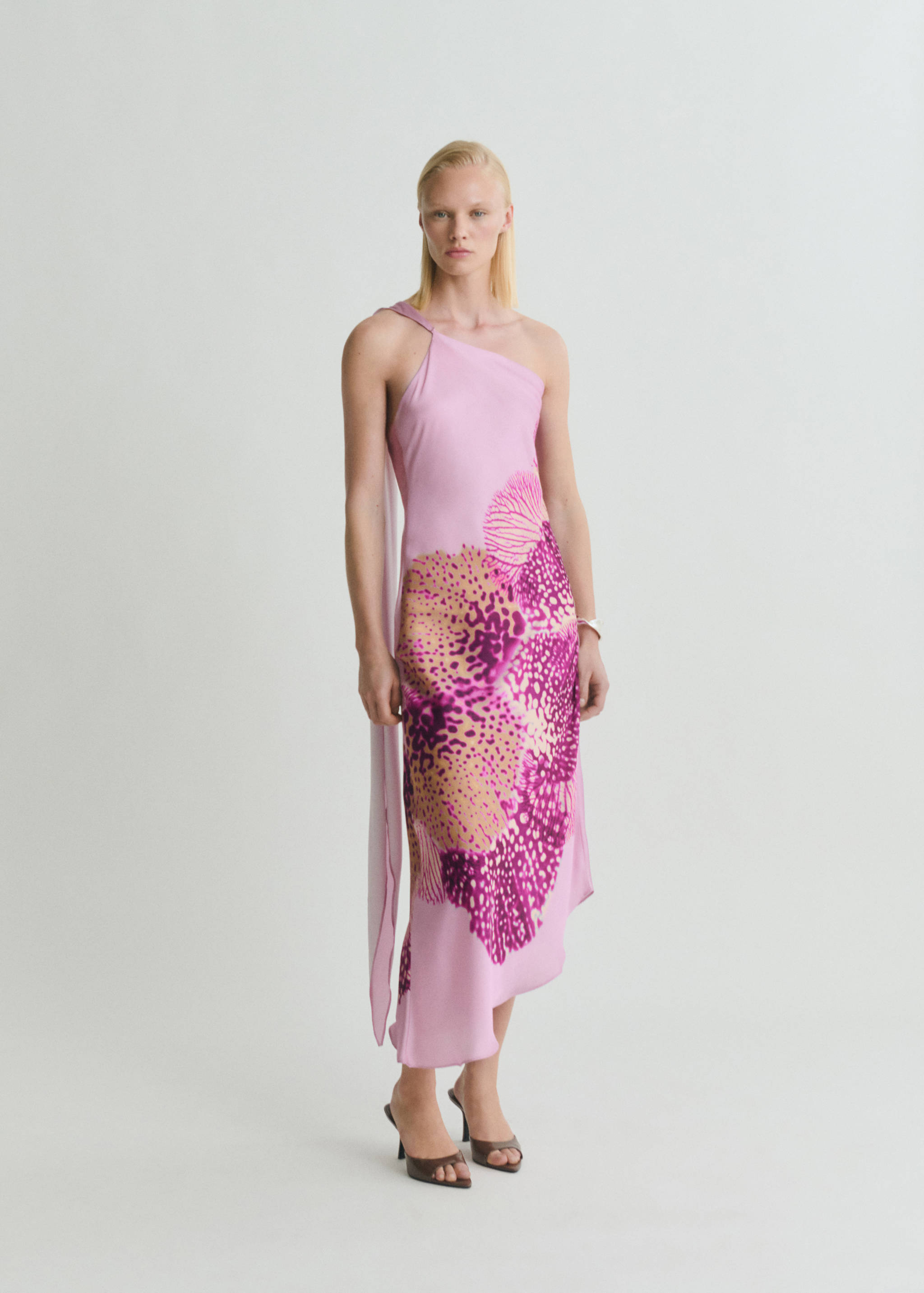 Satin scarf dress with maxi-flower print - General plane