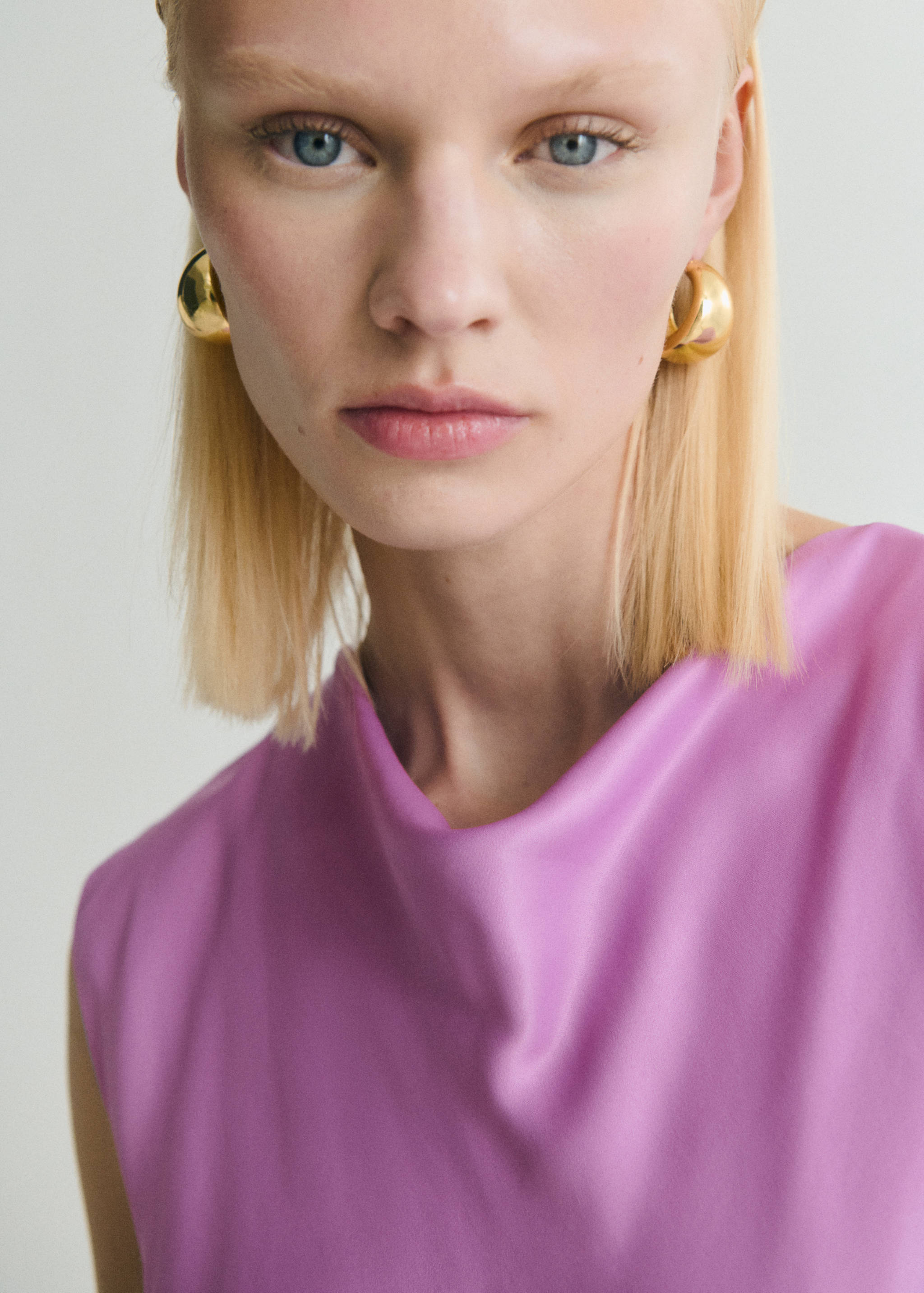 Satiniertes Midi-Kleid - Detail des Artikels 1