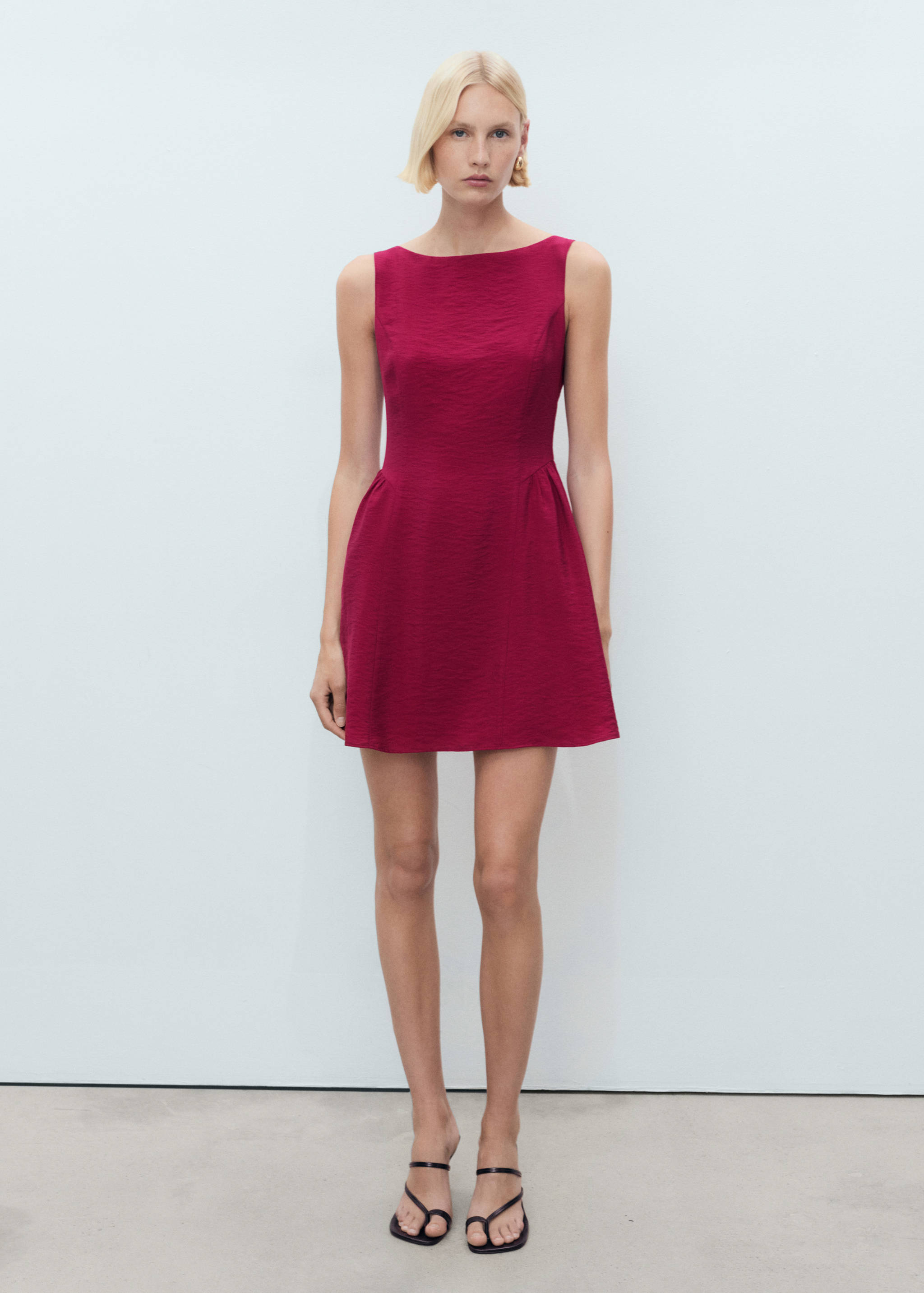 Short flared dress - General plane