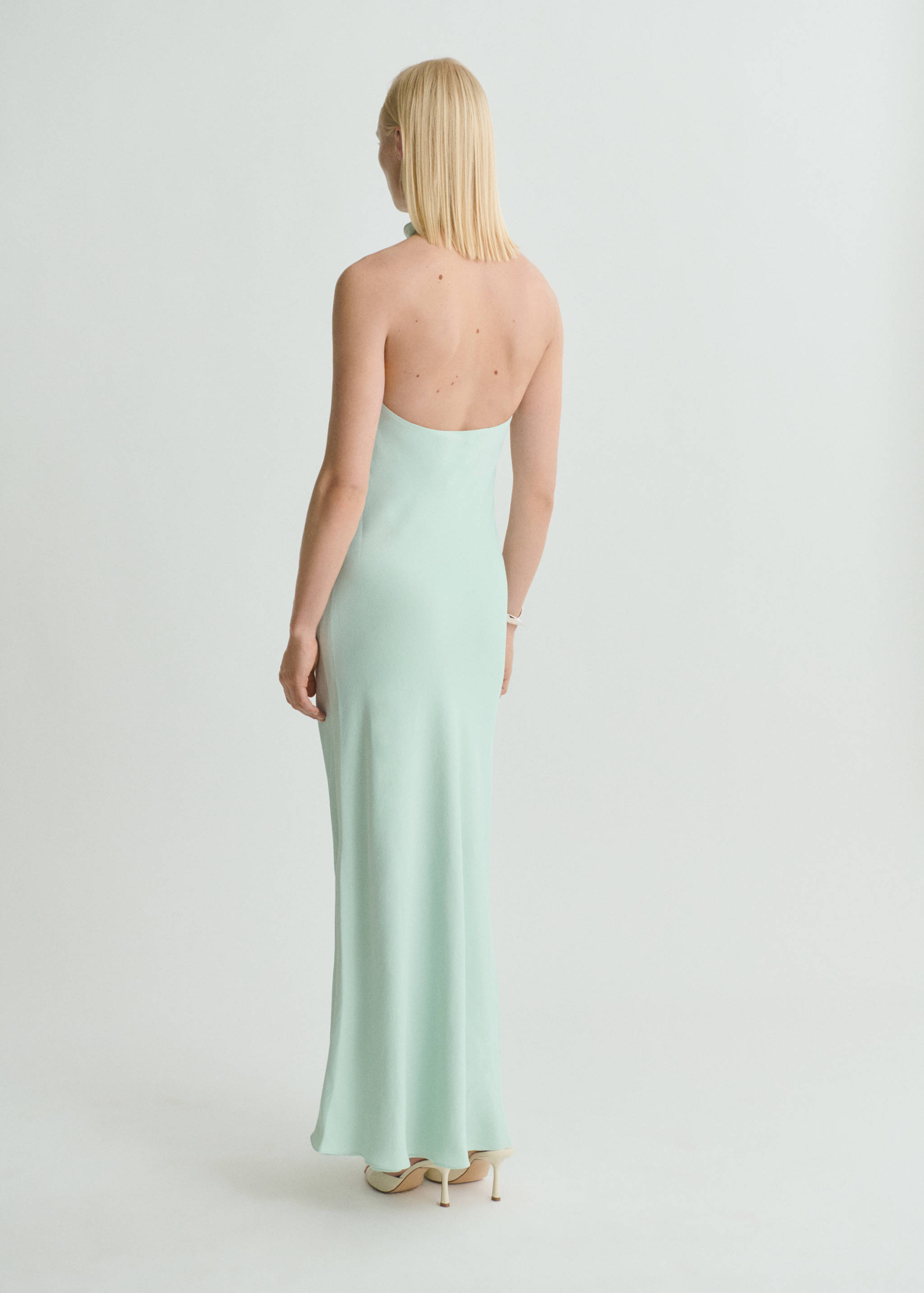 Satin halter neck dress - Reverse of the article