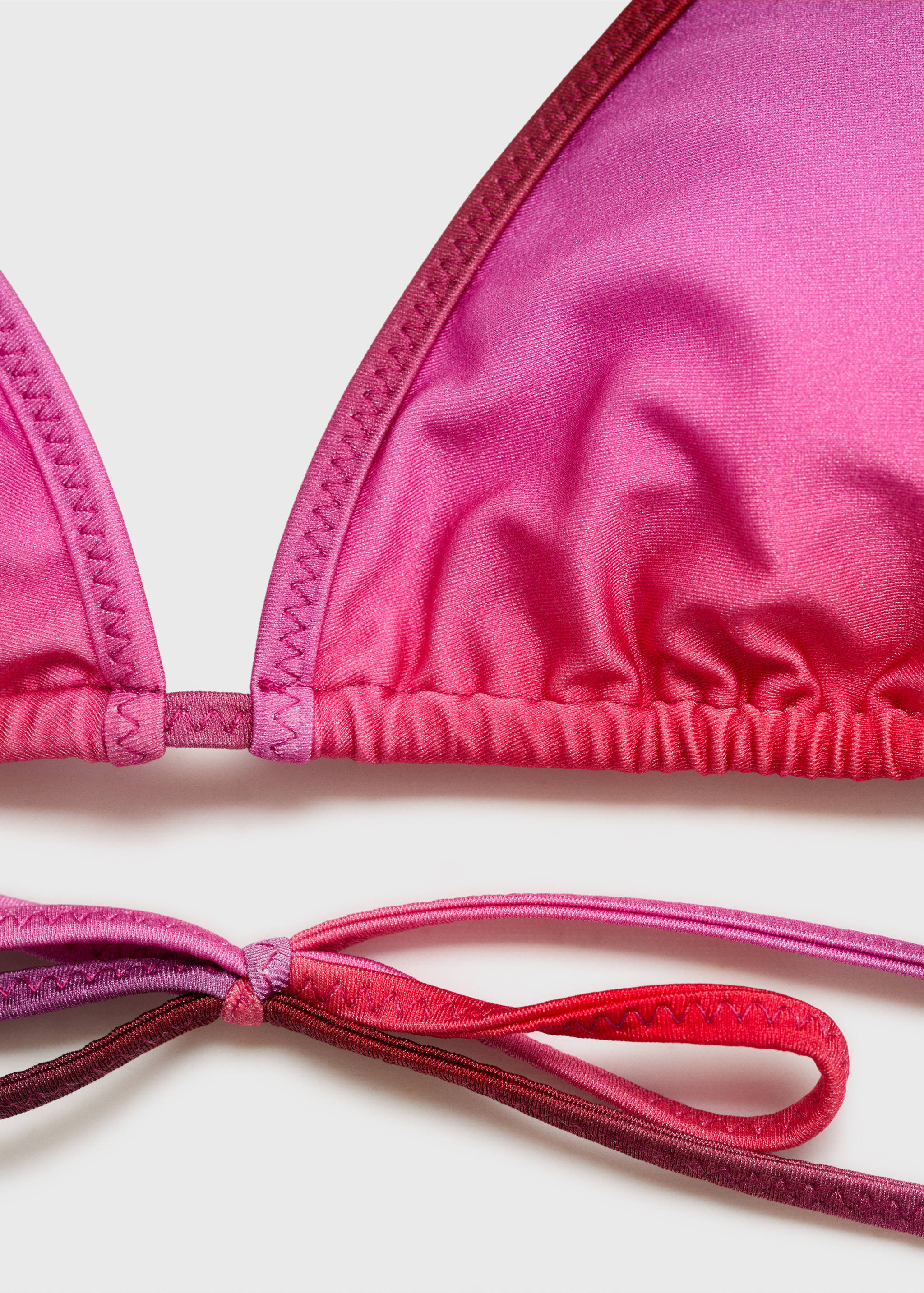 Parlak yüzeyli degrade bikini üstü - Ürün detayı 8, Fuşya. Ref: 87009217-00.
