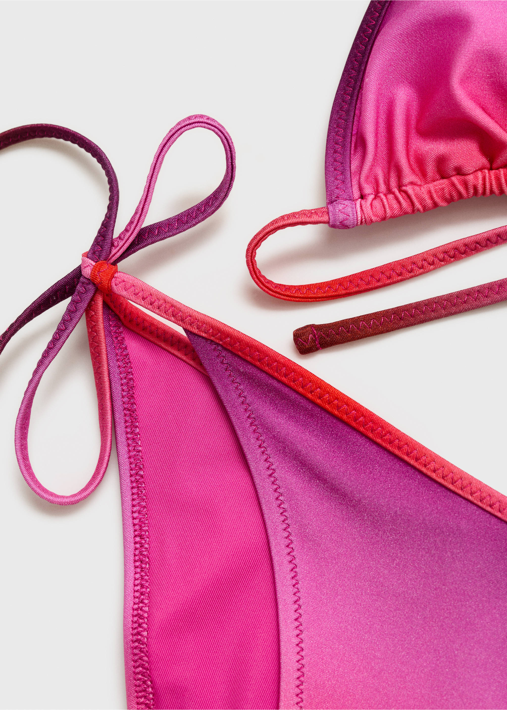 Parlak yüzeyli degrade bikini üstü - Ürün detayı 0, Fuşya. Ref: 87009217-00.