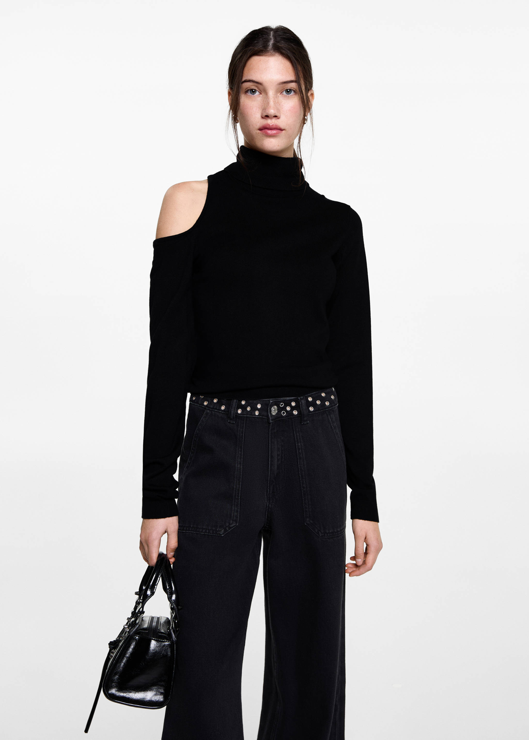 Asymmetrical sweater with shoulder opening - Medium plane