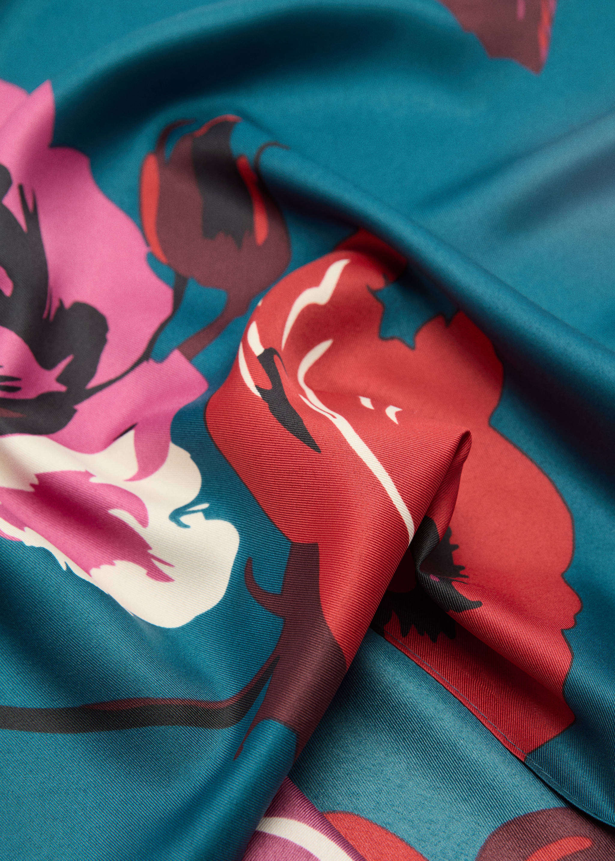 Pañuelo estampado floral - Plano medio