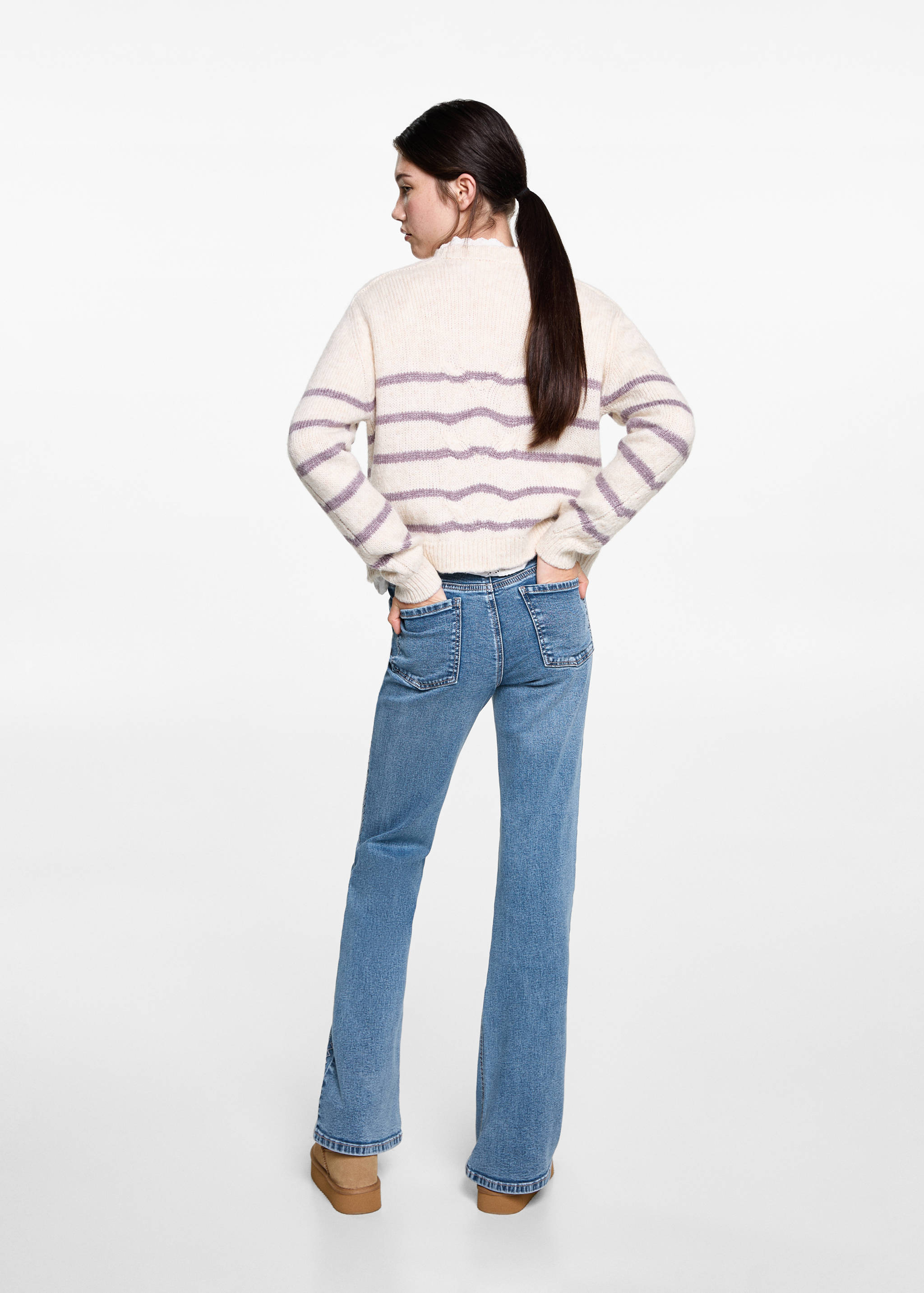 Jeans mit gestickten Details - Rückseite des Artikels