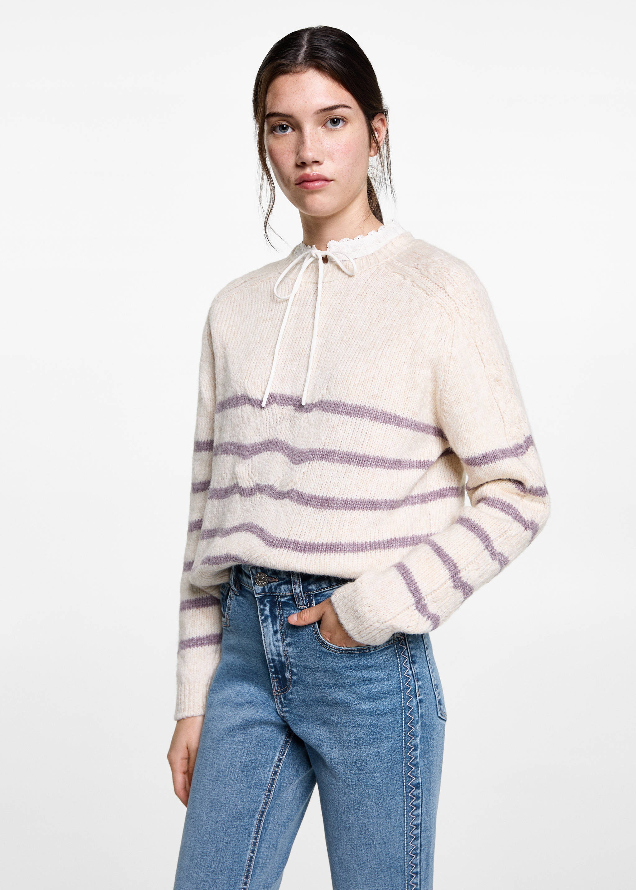 Jeans mit gestickten Details - Detail des Artikels 1