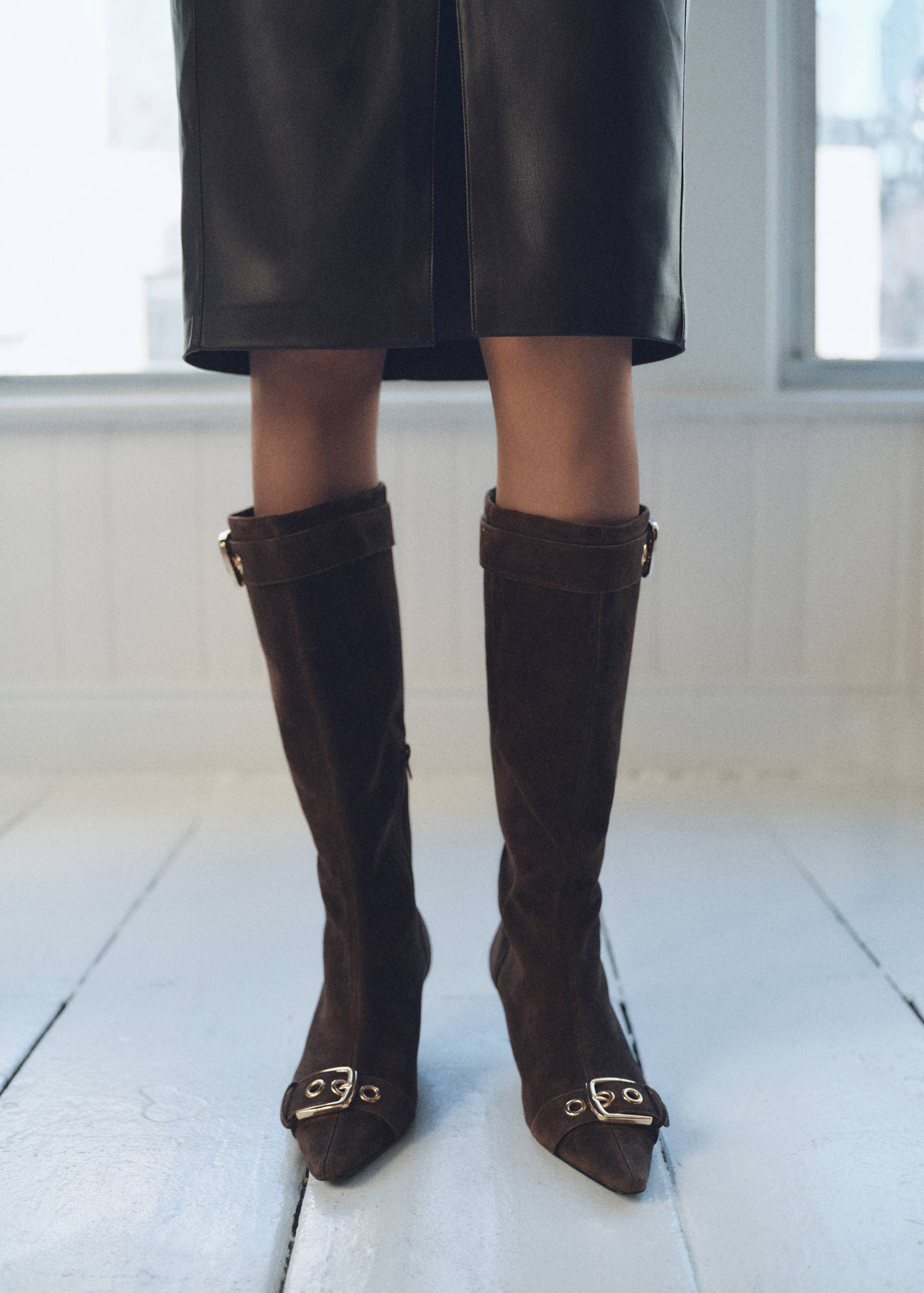 Suede leather boot with buckle detail - General plane