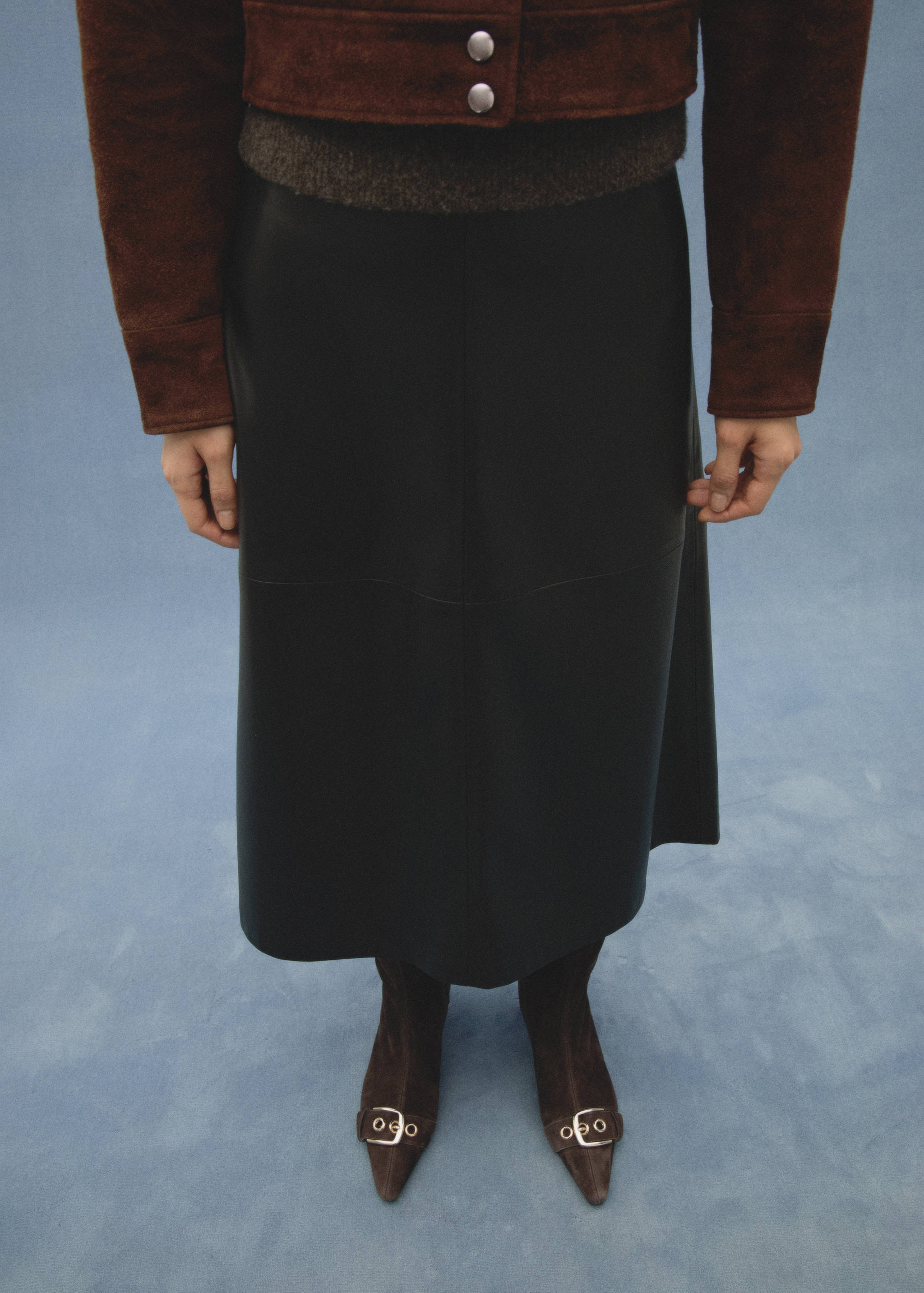 Suede leather boot with buckle detail - Details of the article 6