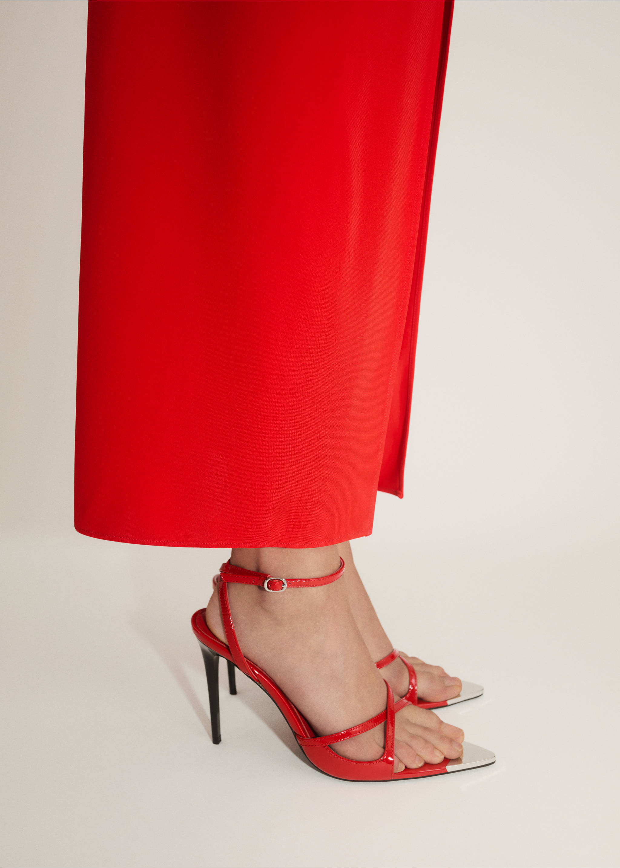 Leather heeled sandal with metallic toe - General plane, Red. Ref: 87010283-00.