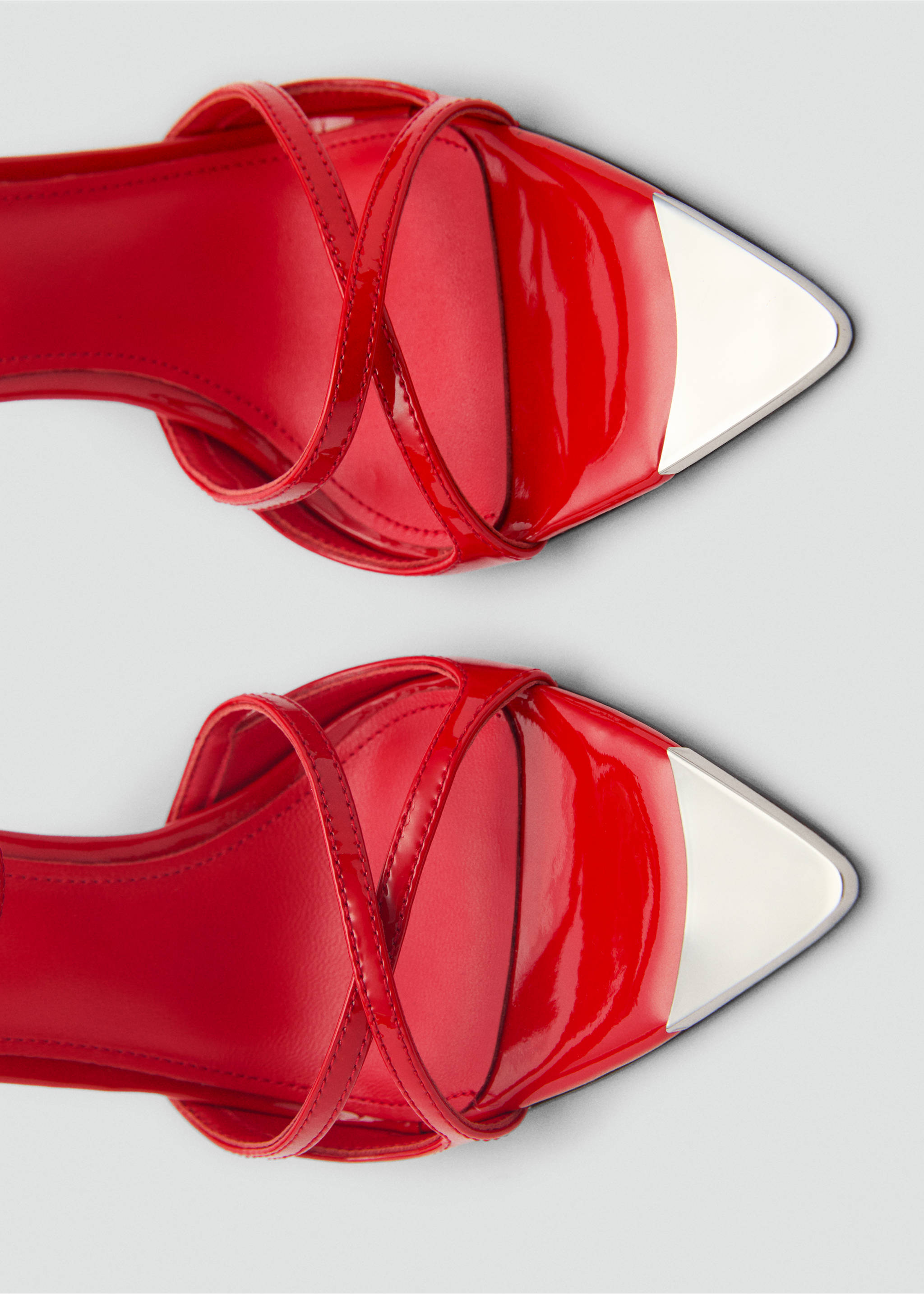 Leather heeled sandal with metallic toe - Details of the article 2, Red. Ref: 87010283-00.
