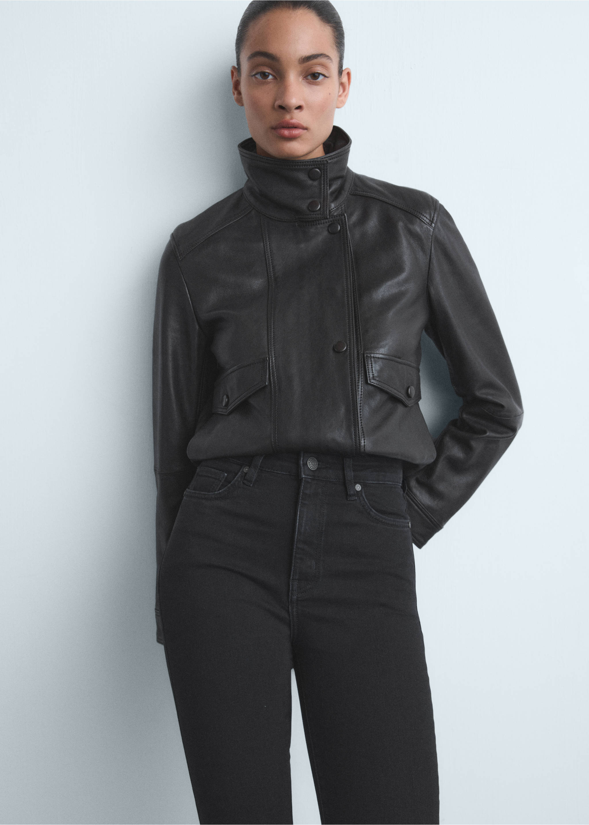 High-rise skinny jeans - Details of the article 1, Black denim. Ref: 87010285-00.