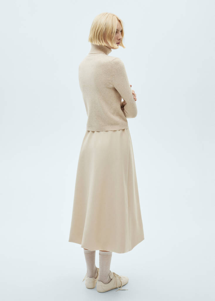 Turtle neck sweater — Ecru