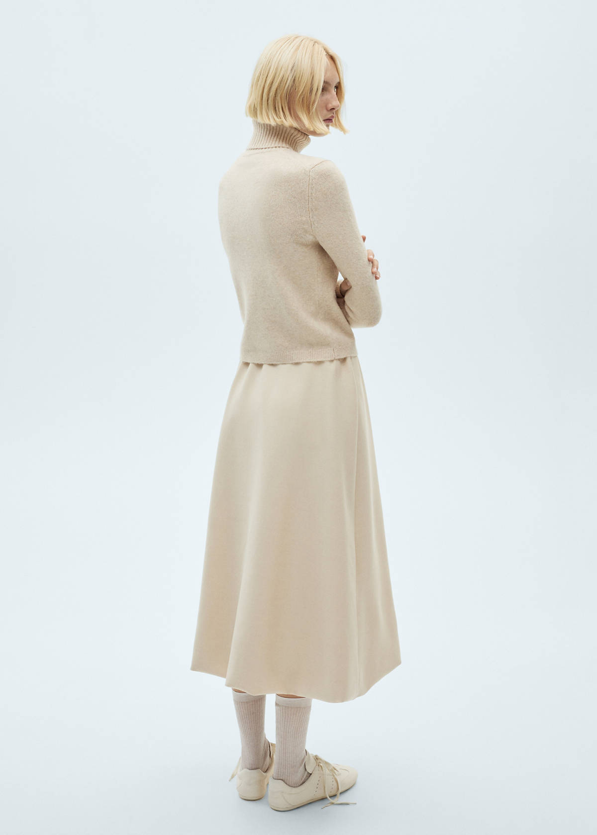Turtle neck sweater — Ecru