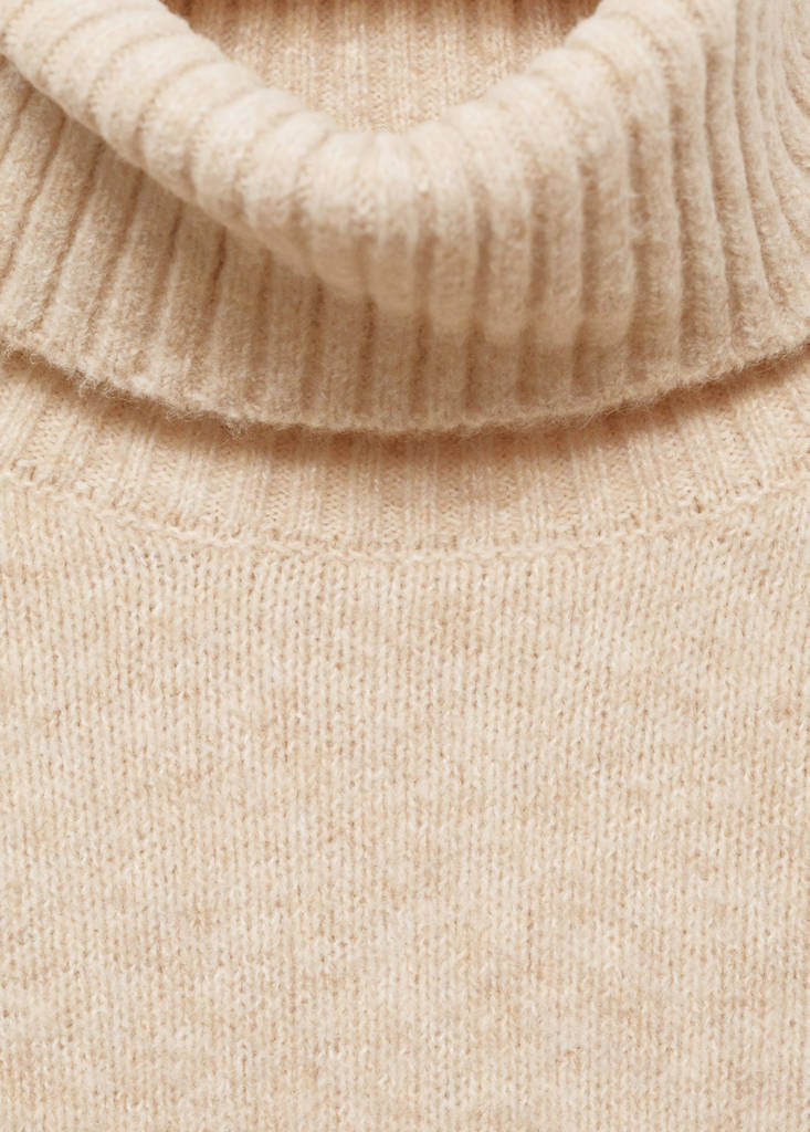 Turtle neck sweater — Ecru