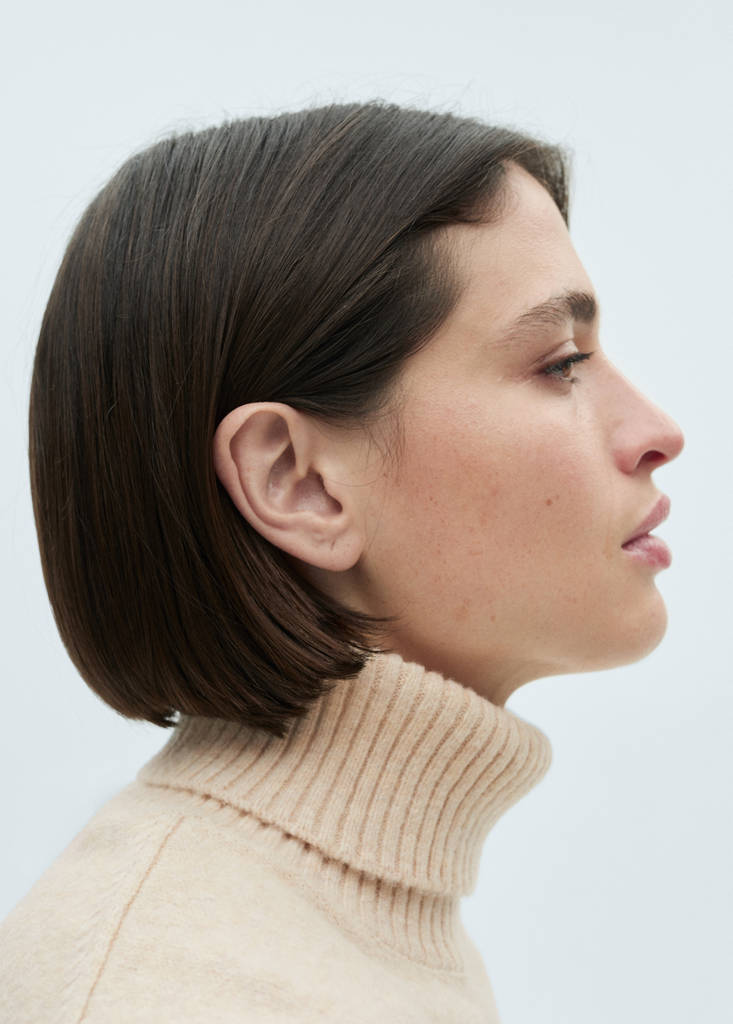 Turtle neck sweater — Ecru