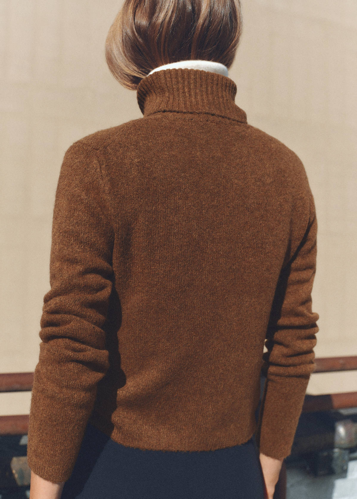 Turtle neck sweater — Chocolate