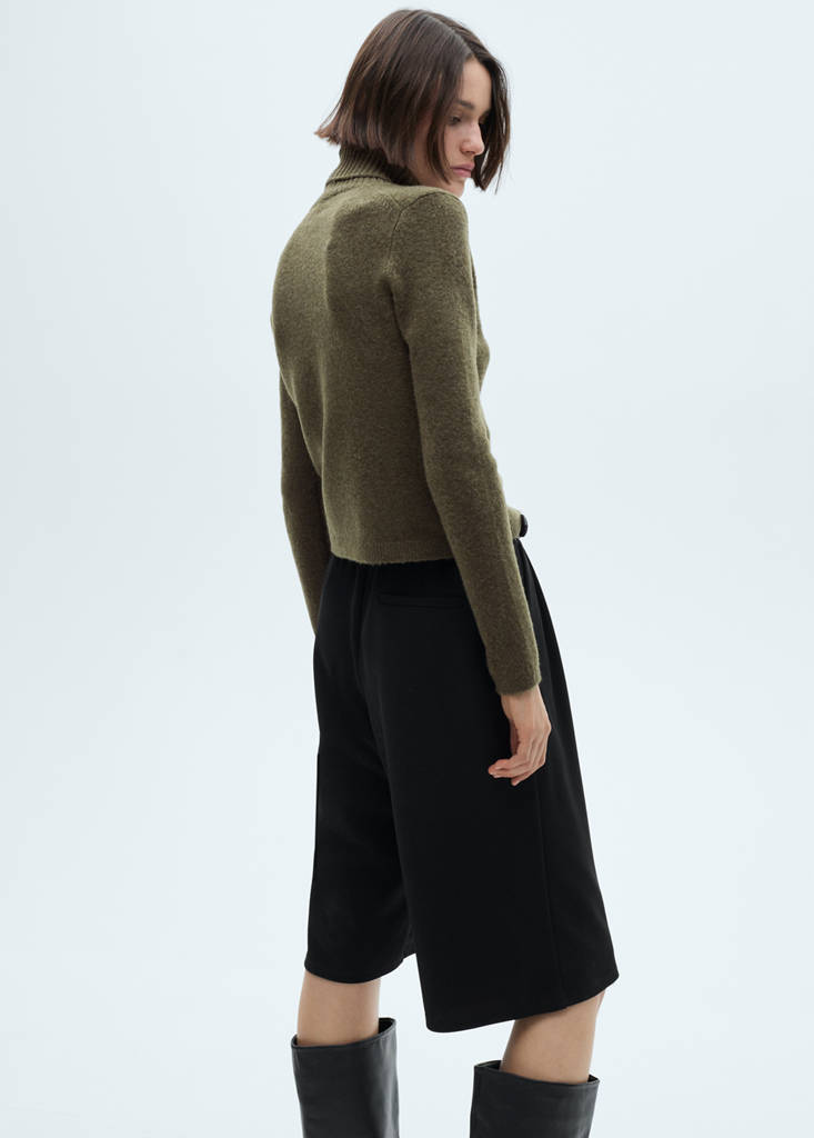 Turtle neck sweater — Khaki