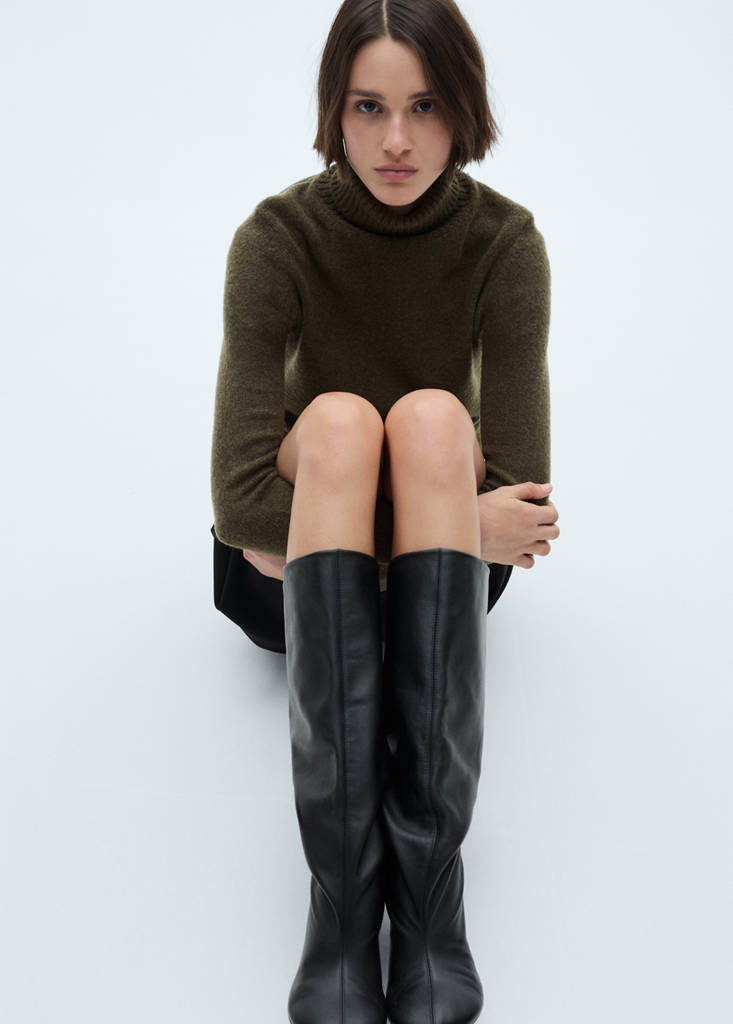 Turtle neck sweater — Khaki