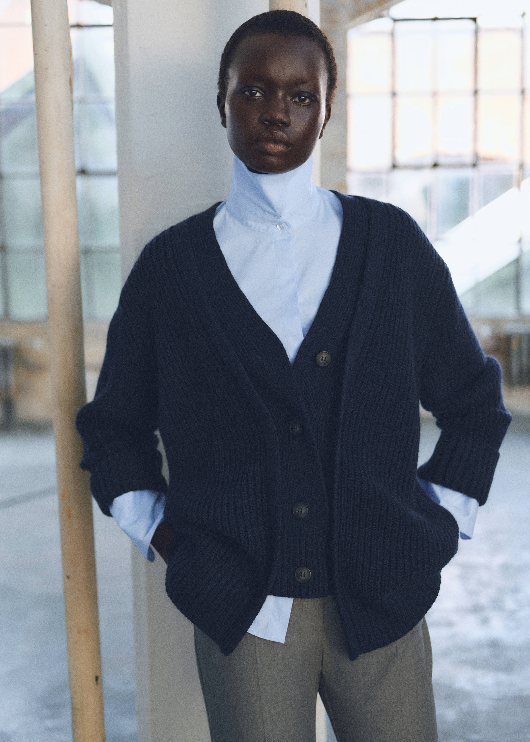 Fitted cotton shirt - Details of the article 1