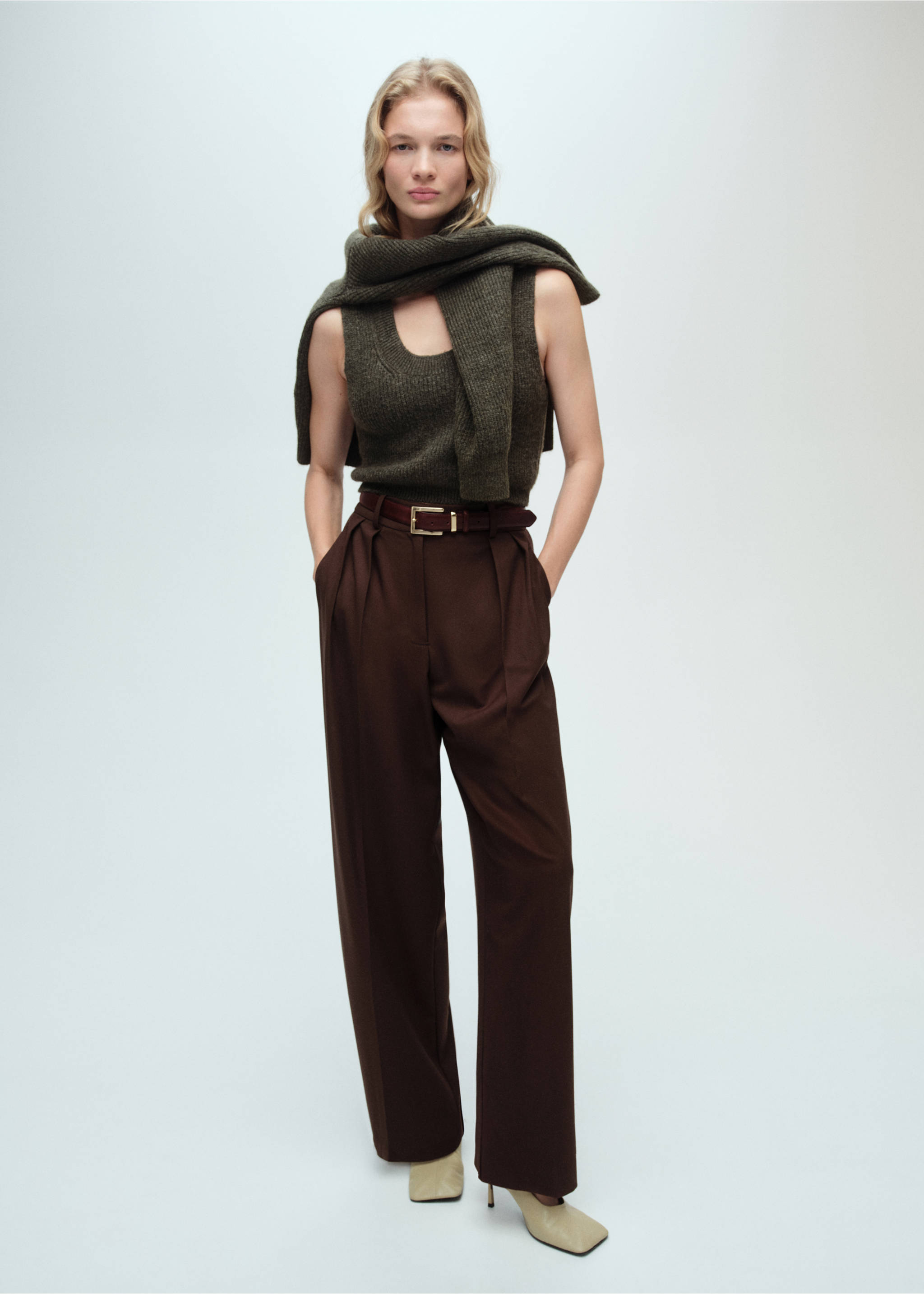 Knitted cropped top - General plane, Khaki. Ref: 87010363-00.
