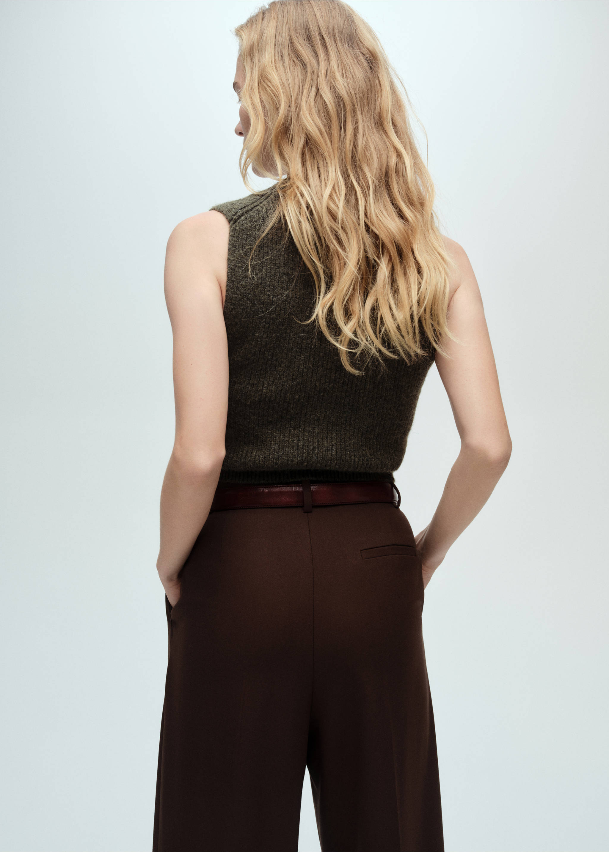 Knitted cropped top - Reverse of the article, Khaki. Ref: 87010363-00.