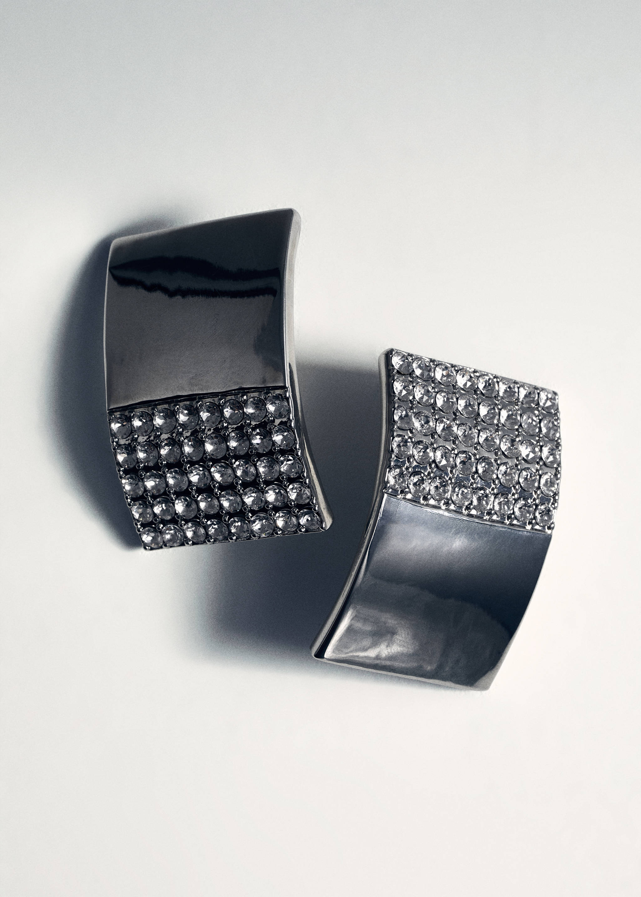 Серьги со стразами и кристаллами - Деталь изделия 5