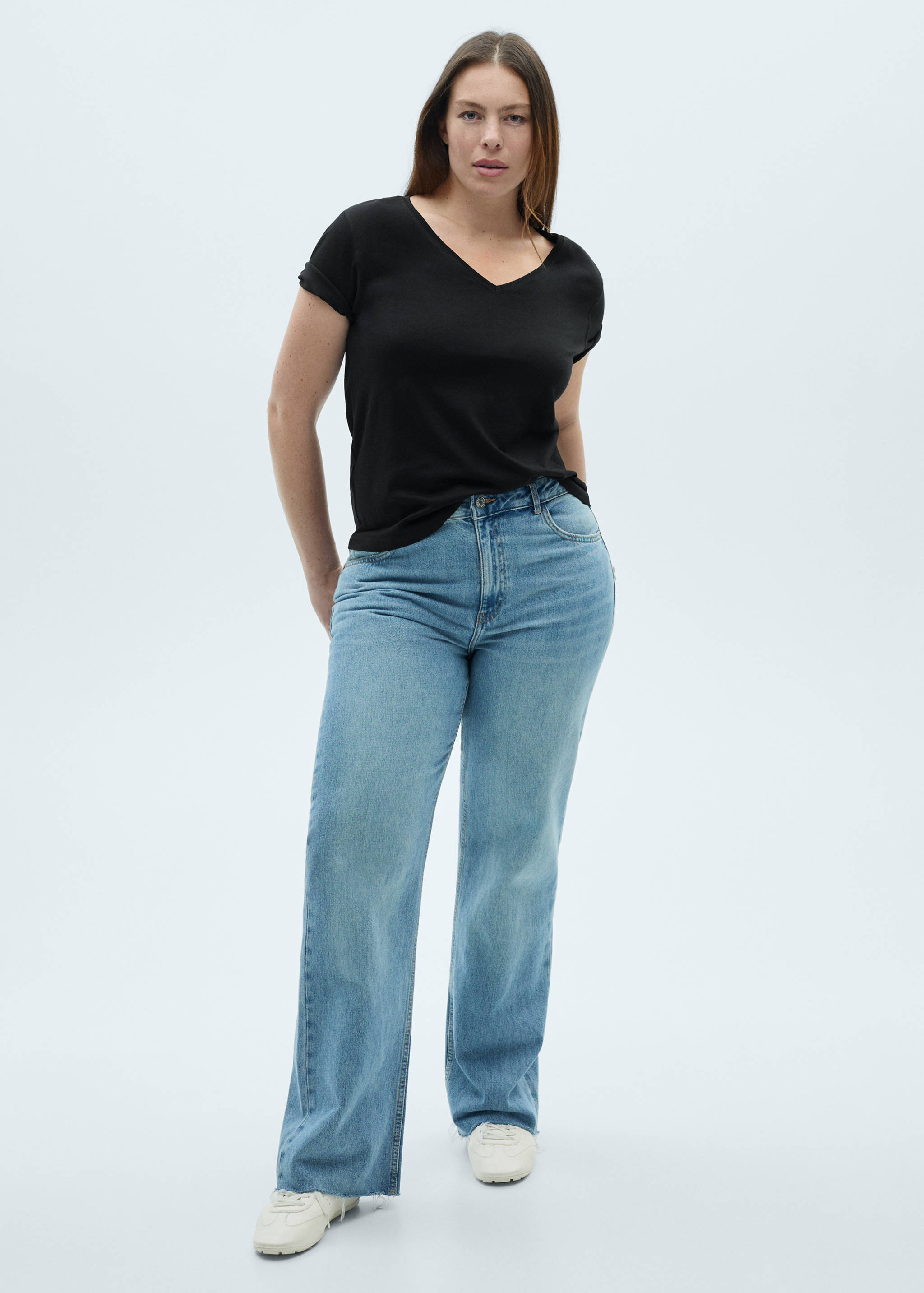 V-neck cotton T-shirt - Details of the article 3