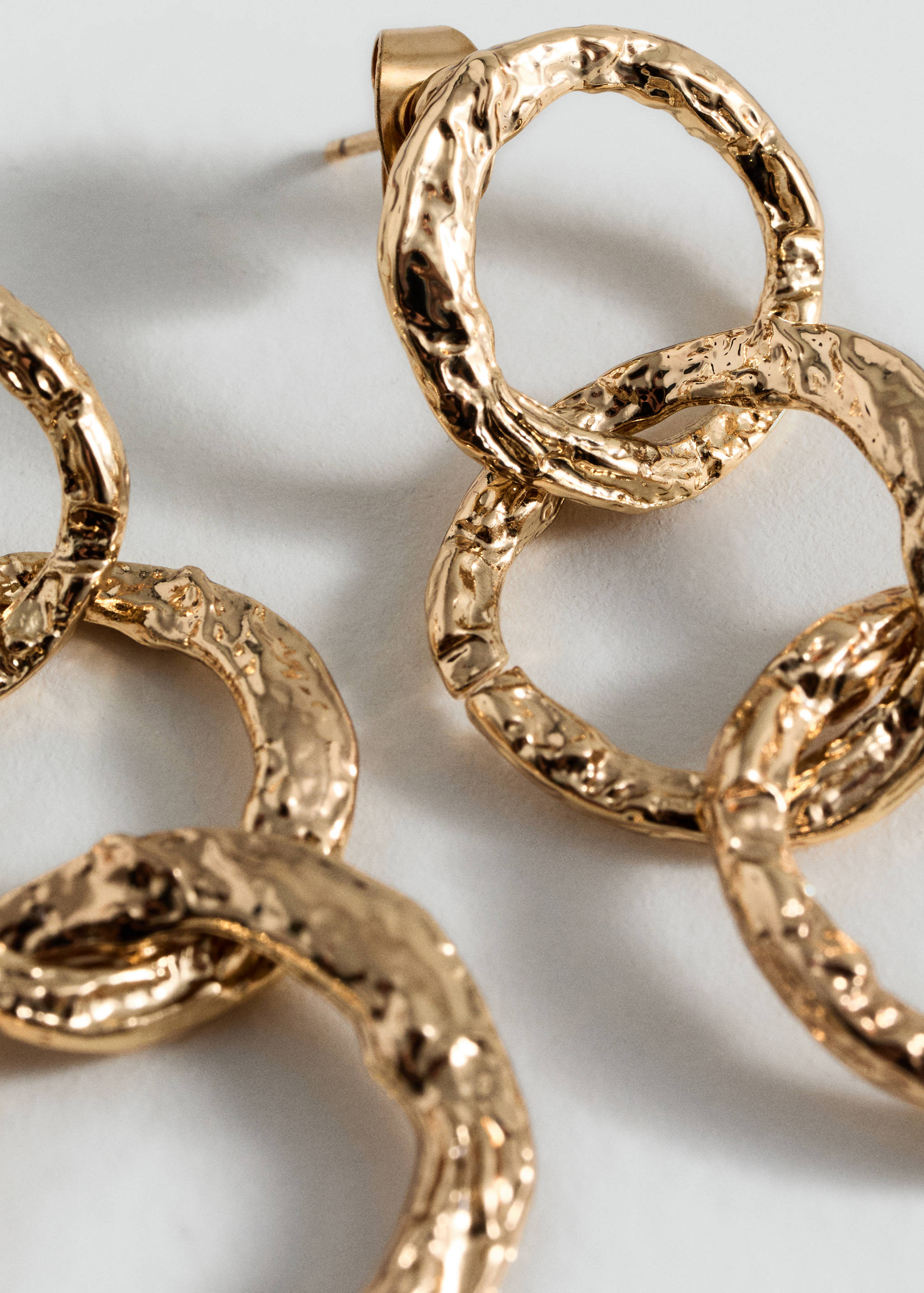 Boucles d'oreilles pendantes chaîne perles - Plan moyen