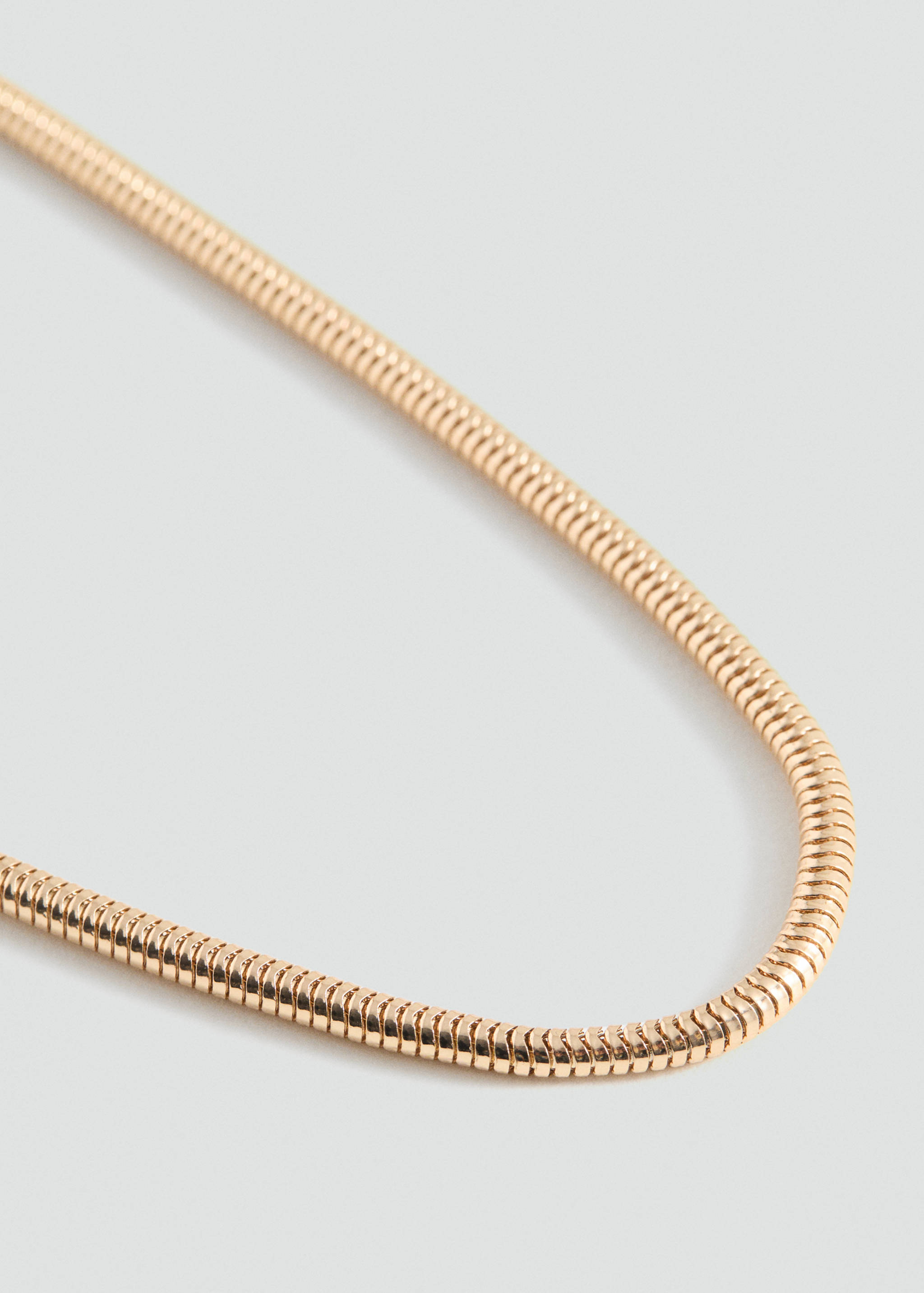 قلادة ثعبان - رؤية وسط