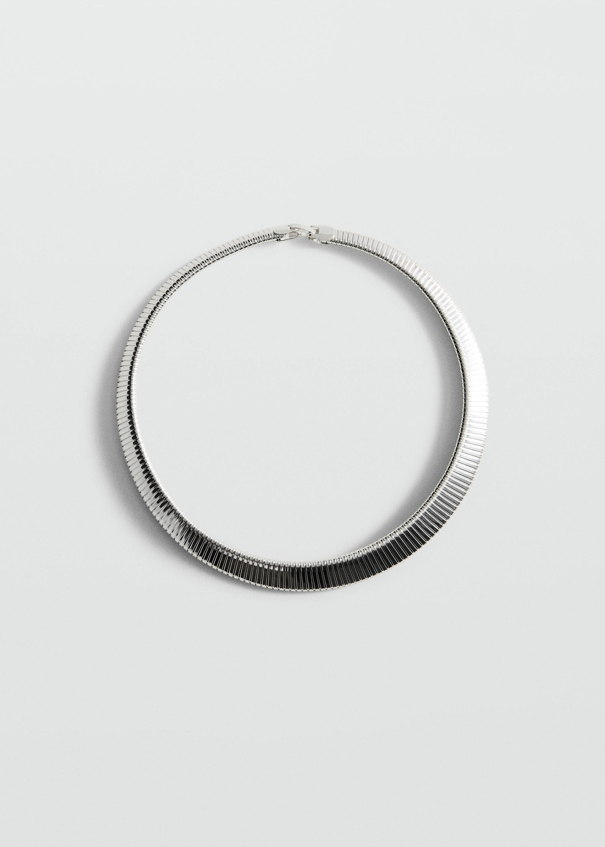 Collier rigide texturé - Article sans modèle