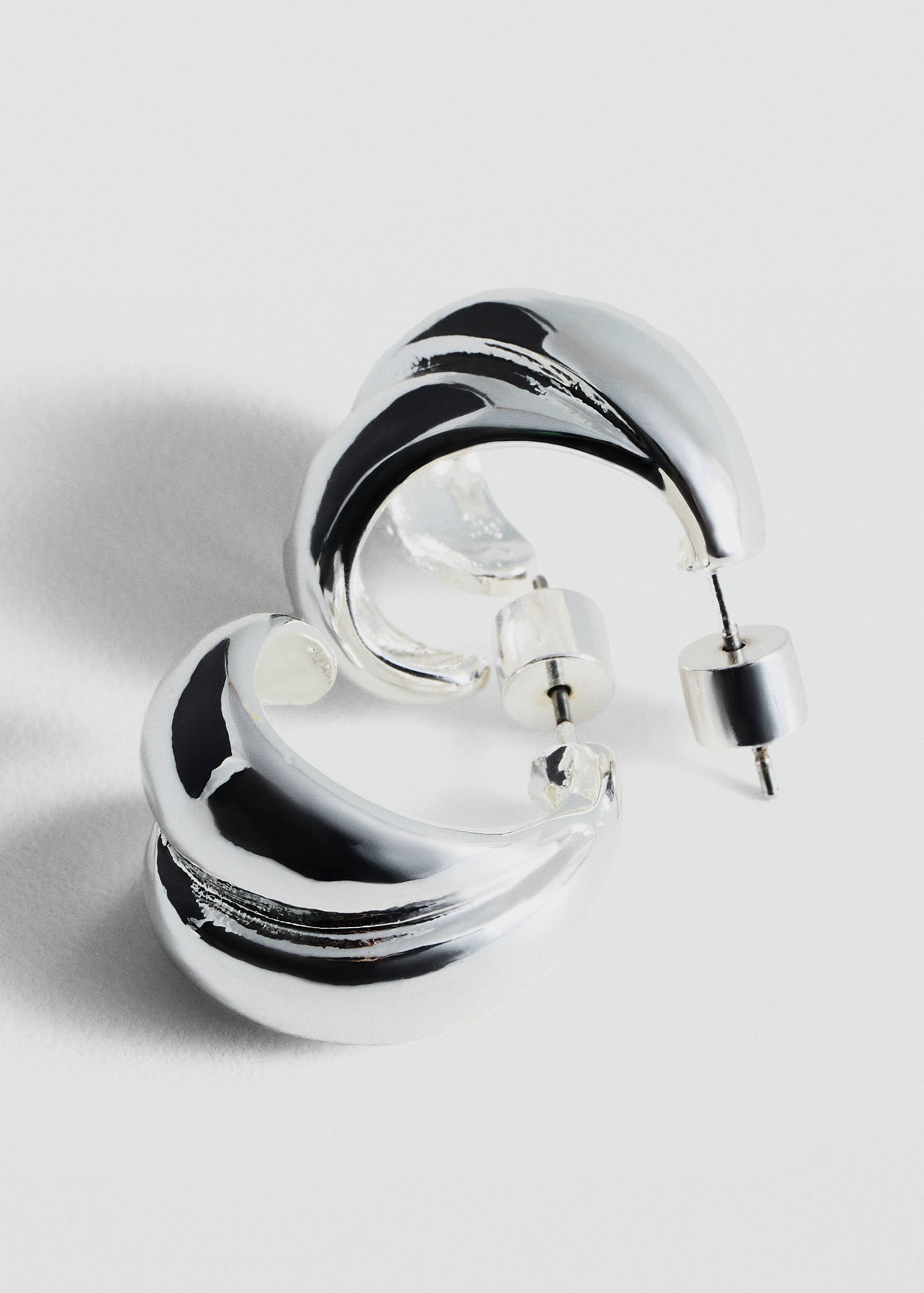 Intertwined double hoop earrings - Medium plane