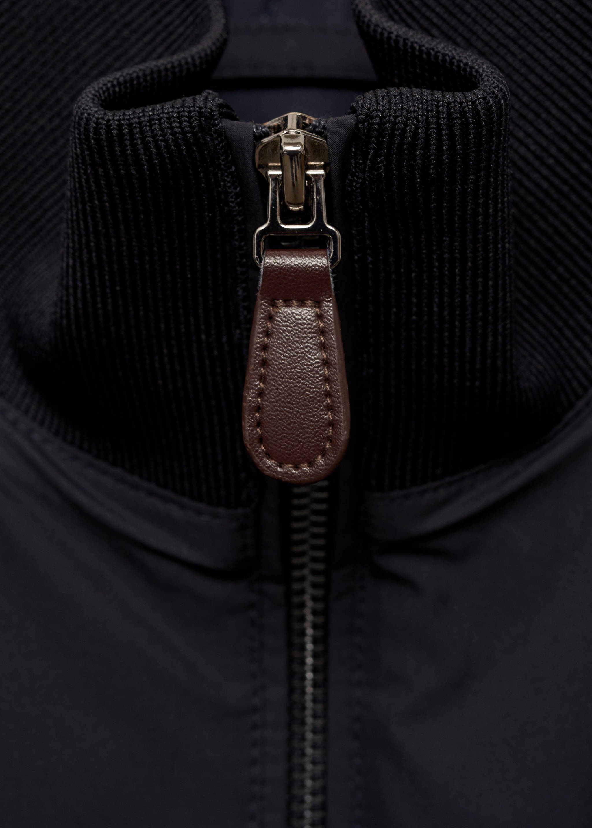 Water-repellent quilted bomber jacket - Details of the article 8