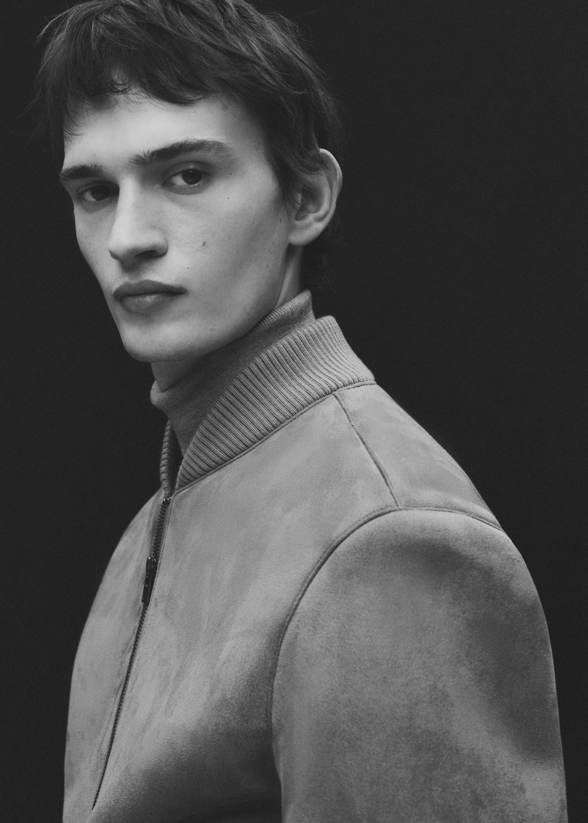 Suede-effect bomber jacket - Details of the article 3