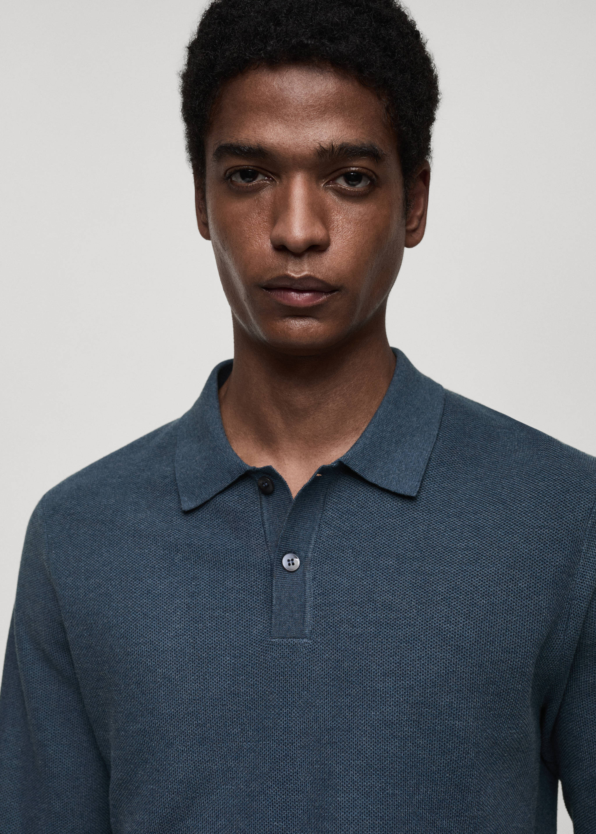Micro-structured cotton knitted polo shirt - Details of the article 1