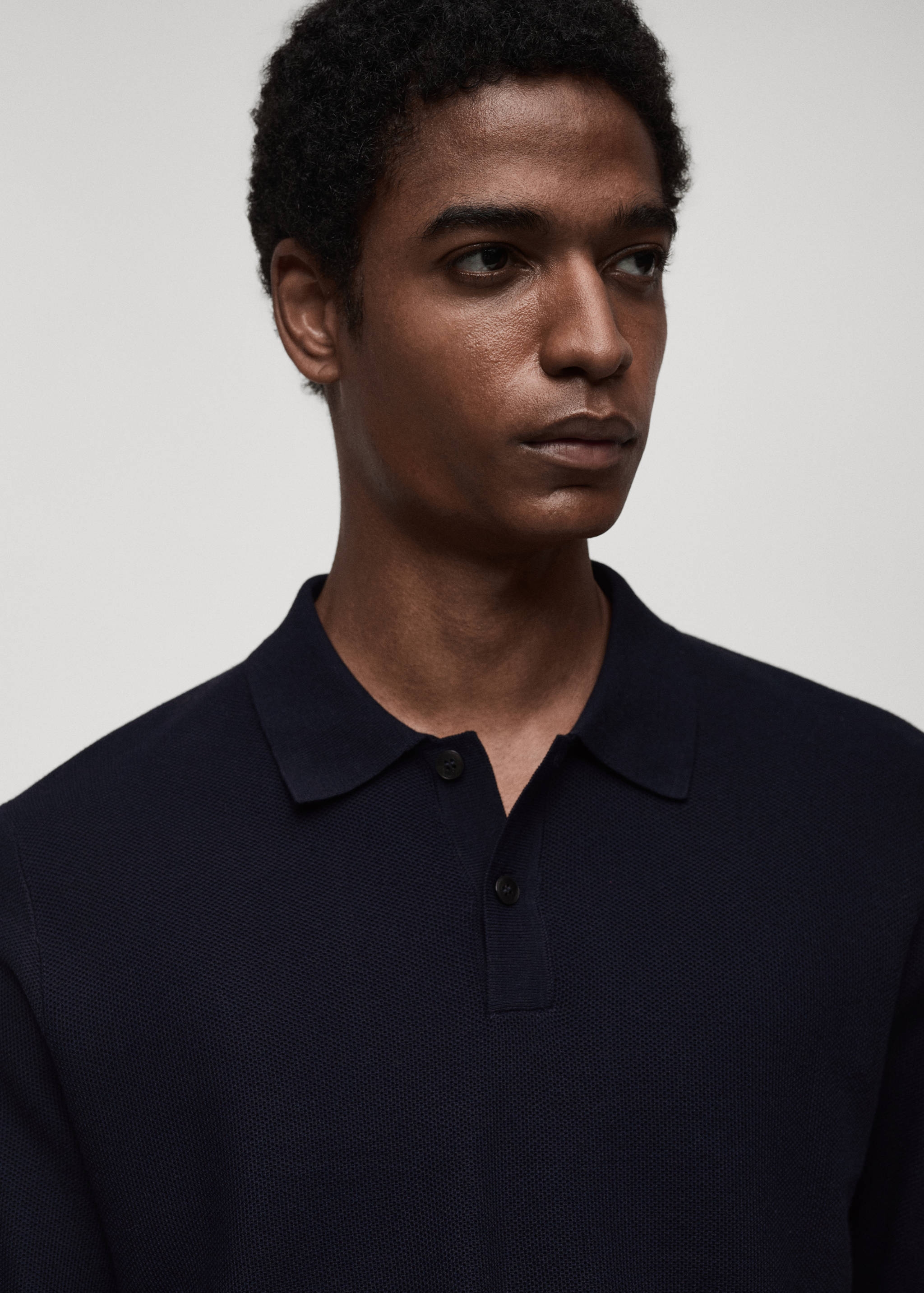 Micro-structured cotton knitted polo shirt - Details of the article 1