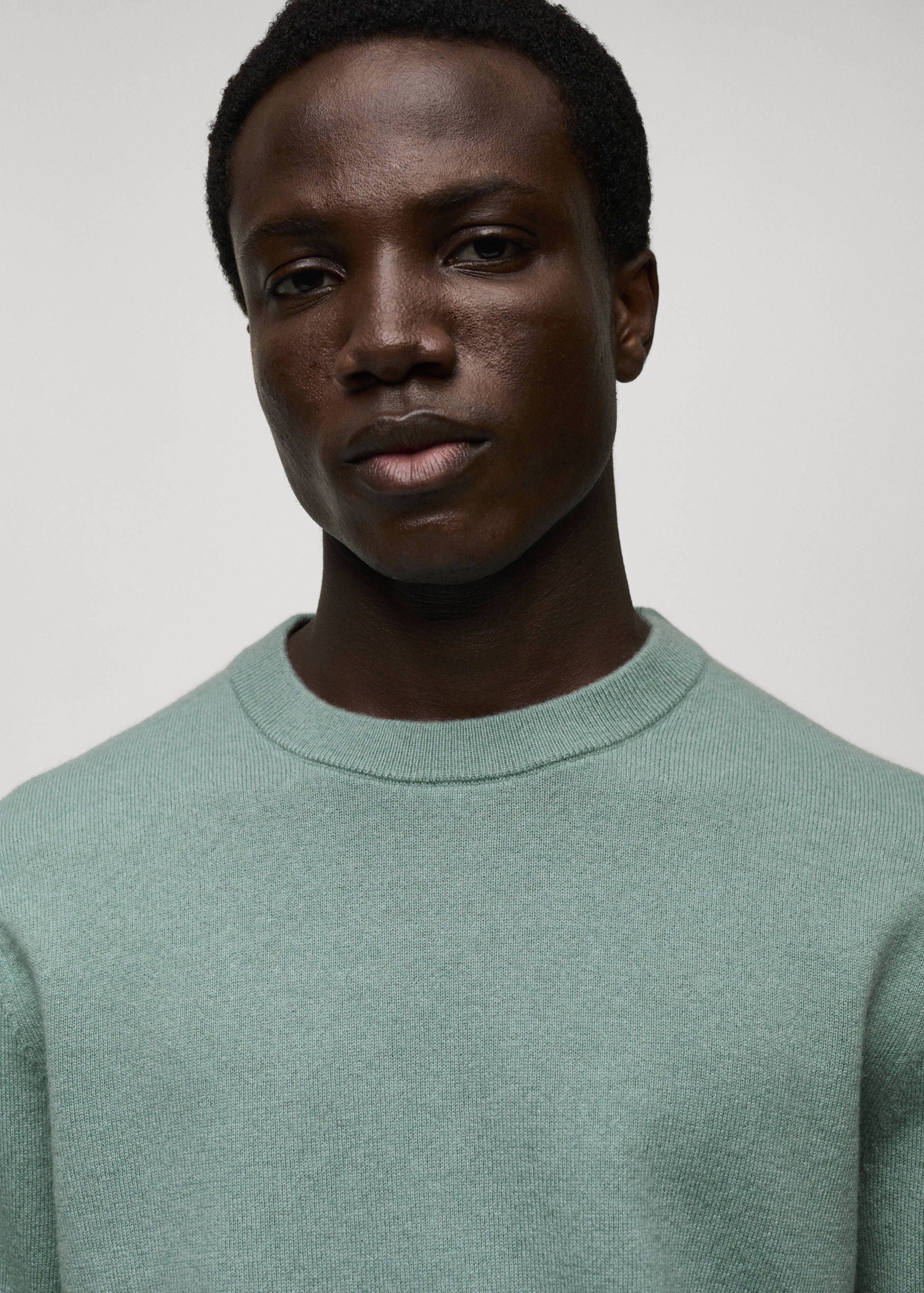 100% cashmere regular-fit sweater - Details of the article 1