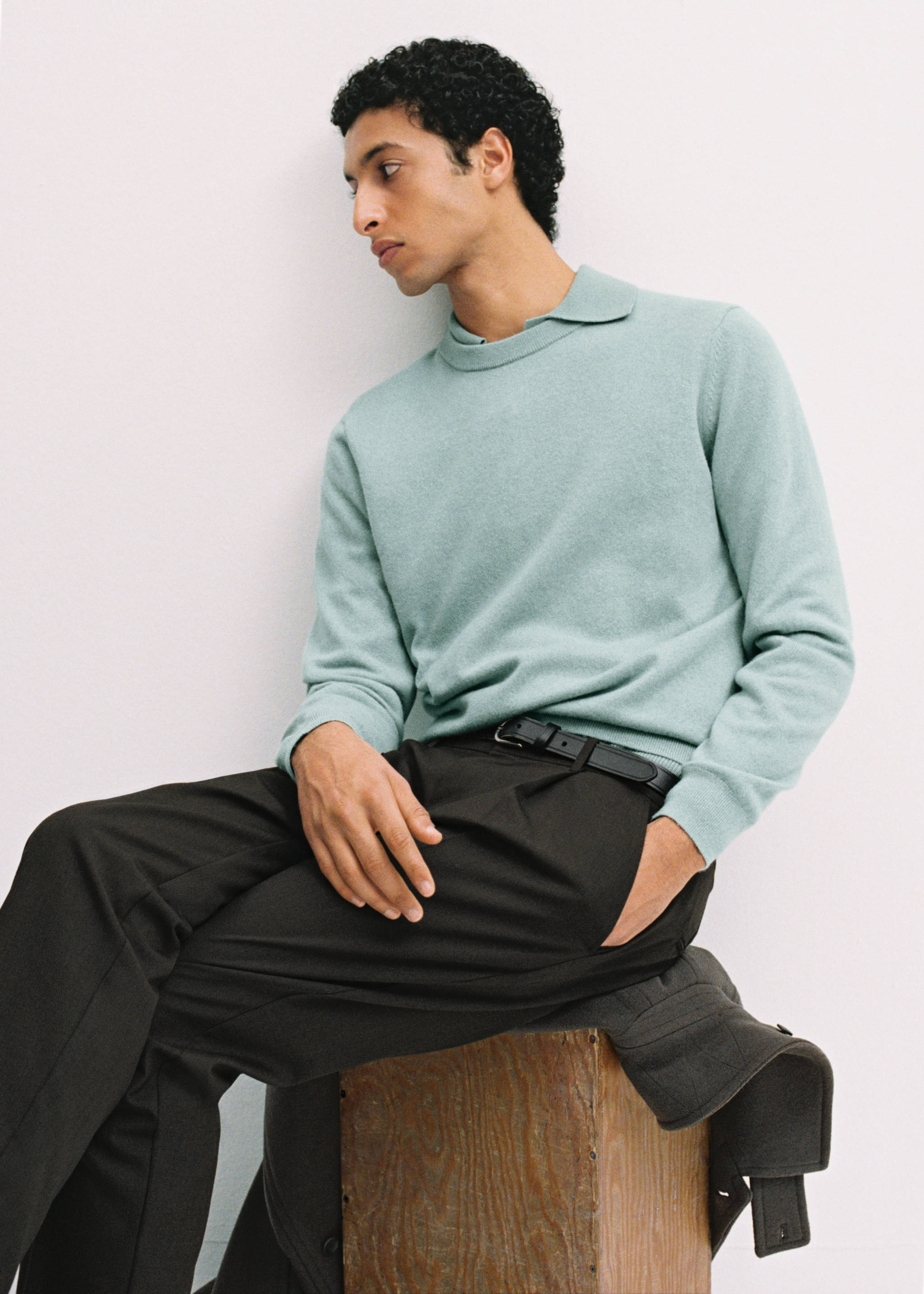 100% cashmere regular-fit sweater - Details of the article 3