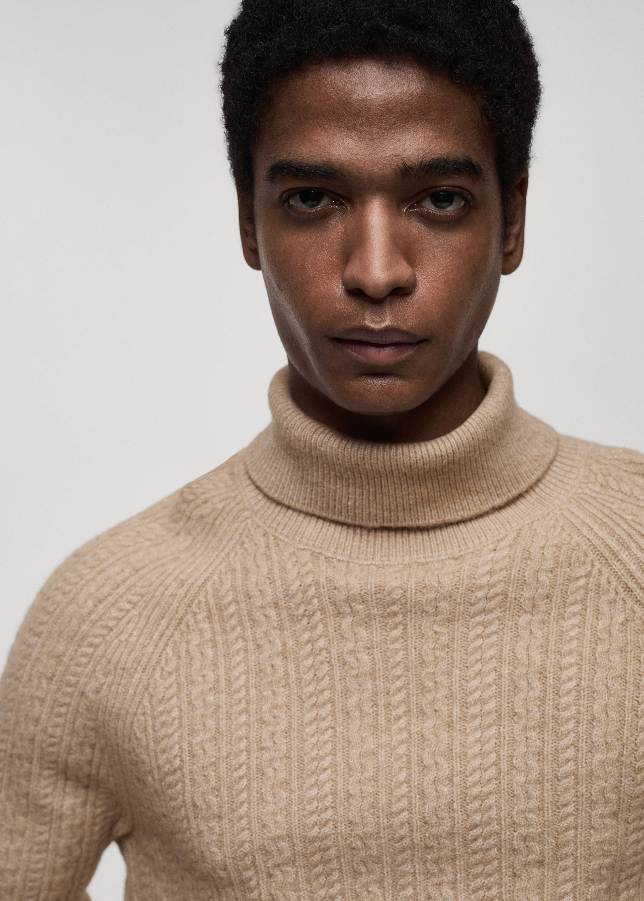 Braided knit turtleneck sweater - Details of the article 1